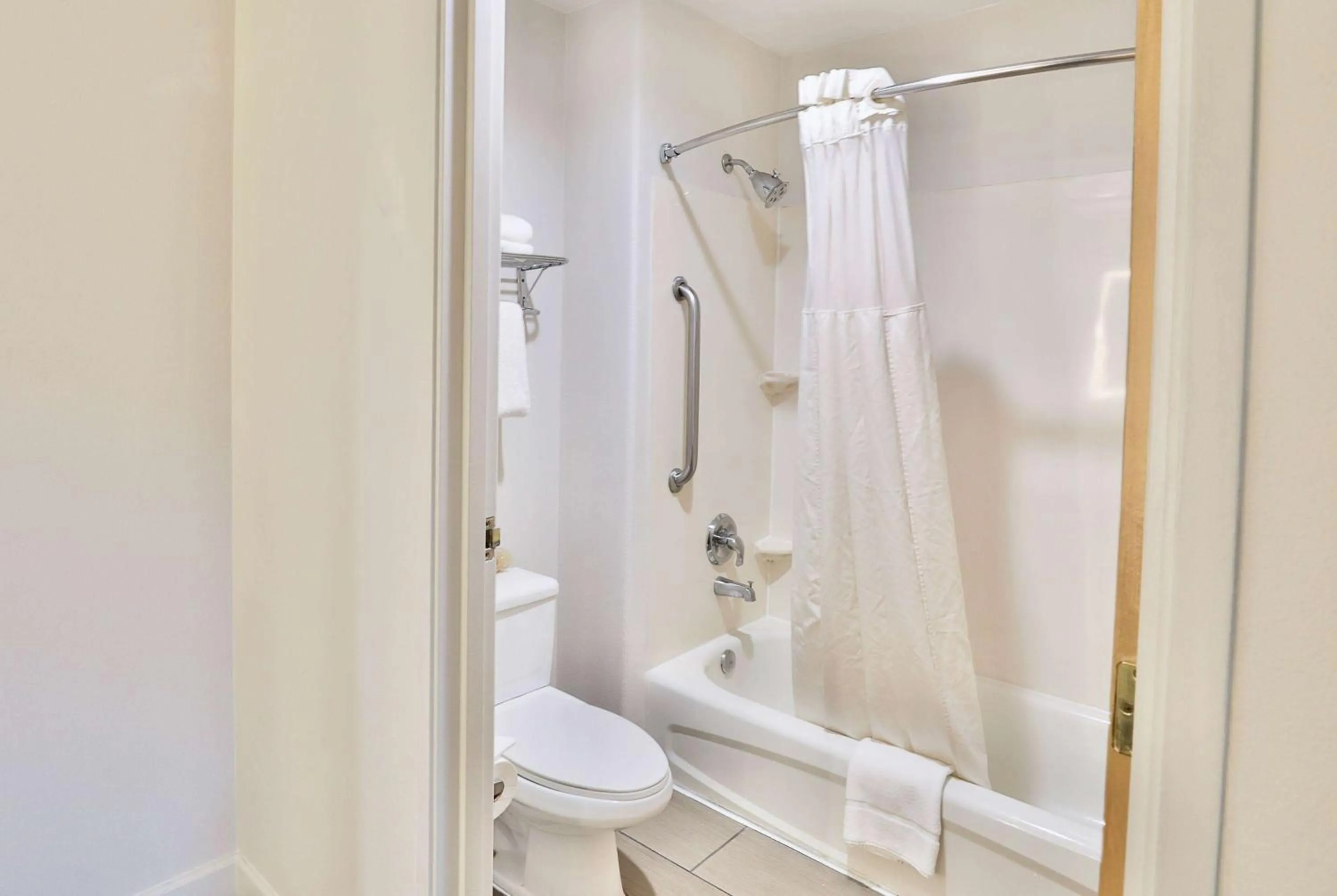 Bathroom in Baymont by Wyndham Tucson Airport