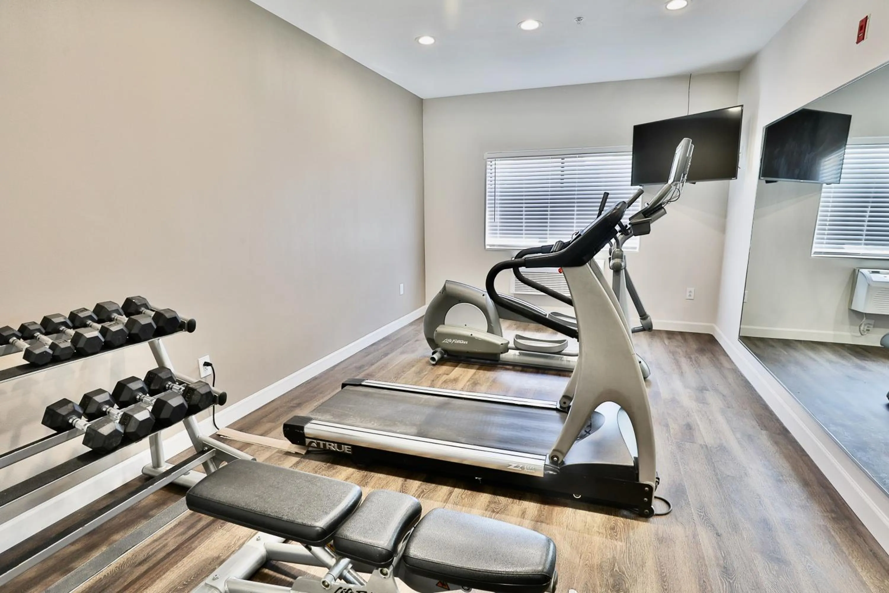 Fitness centre/facilities in Baymont by Wyndham Tucson Airport