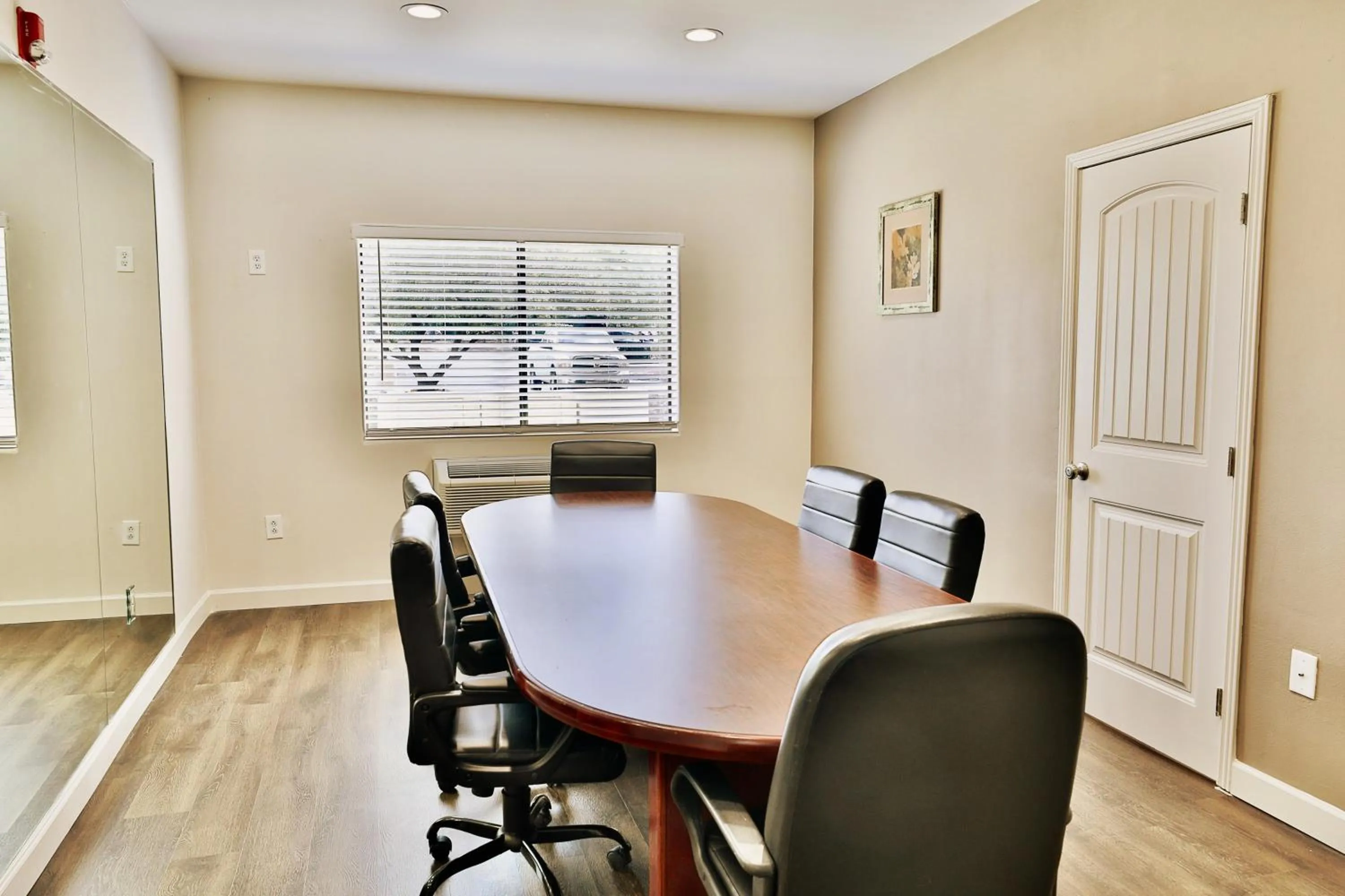 Meeting/conference room in Baymont by Wyndham Tucson Airport