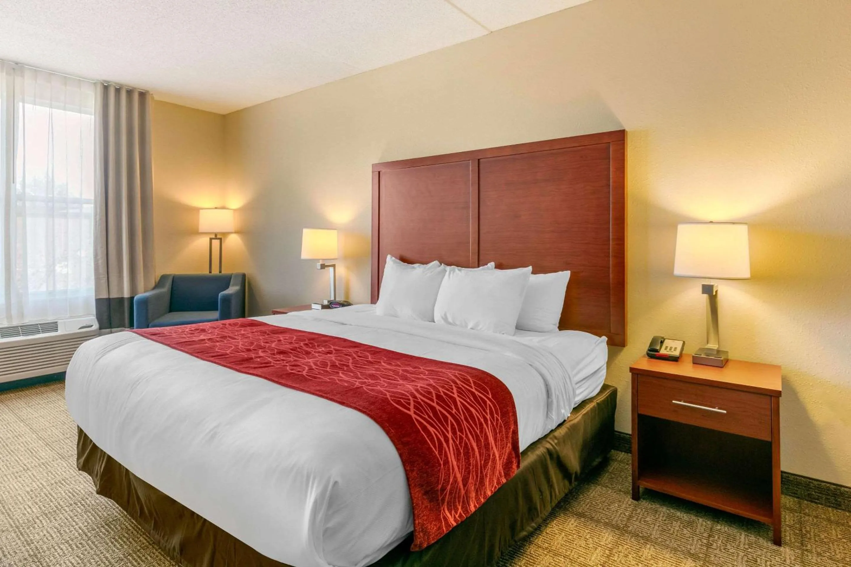 Photo of the whole room, Bed in Comfort Inn & Suites Nashville Franklin Cool Springs