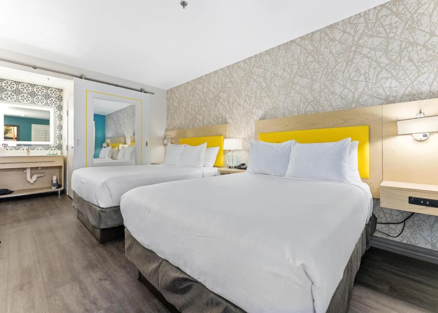 Bed in Hillstone Inn Tulare, an Ascend Collection Hotel