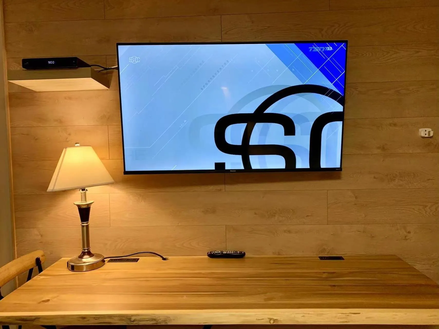 TV and multimedia in Harbour Light Motel