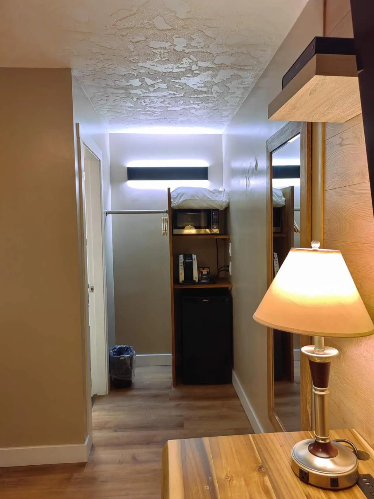 Kitchen or kitchenette in Harbour Light Motel