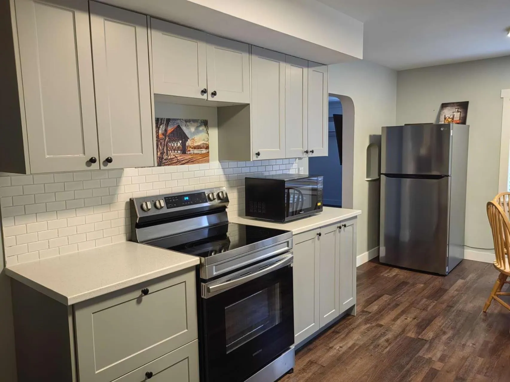 Kitchen or kitchenette in Harbour Light Motel