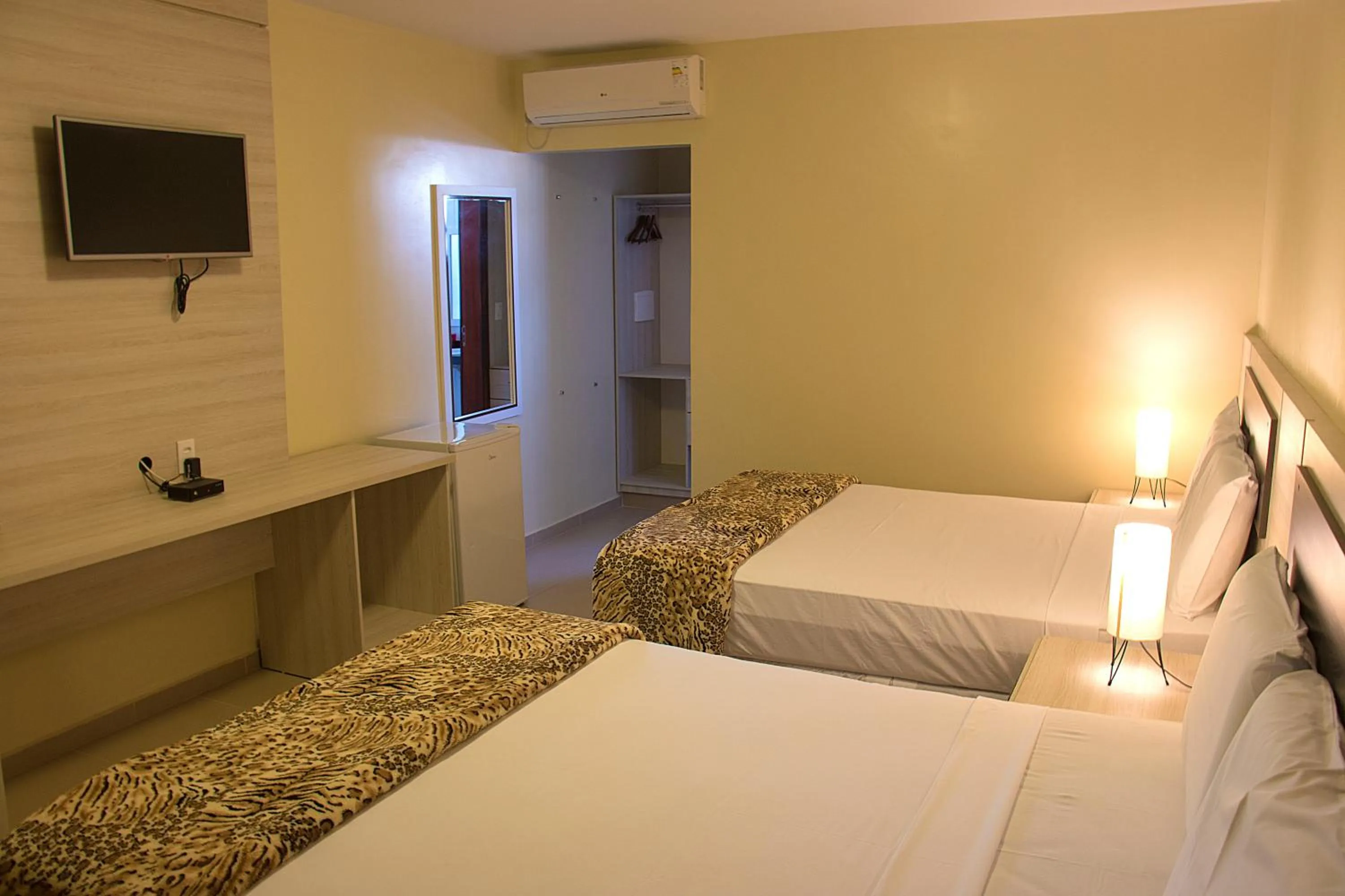 Bedroom, Bed in Jardim dos Orixás