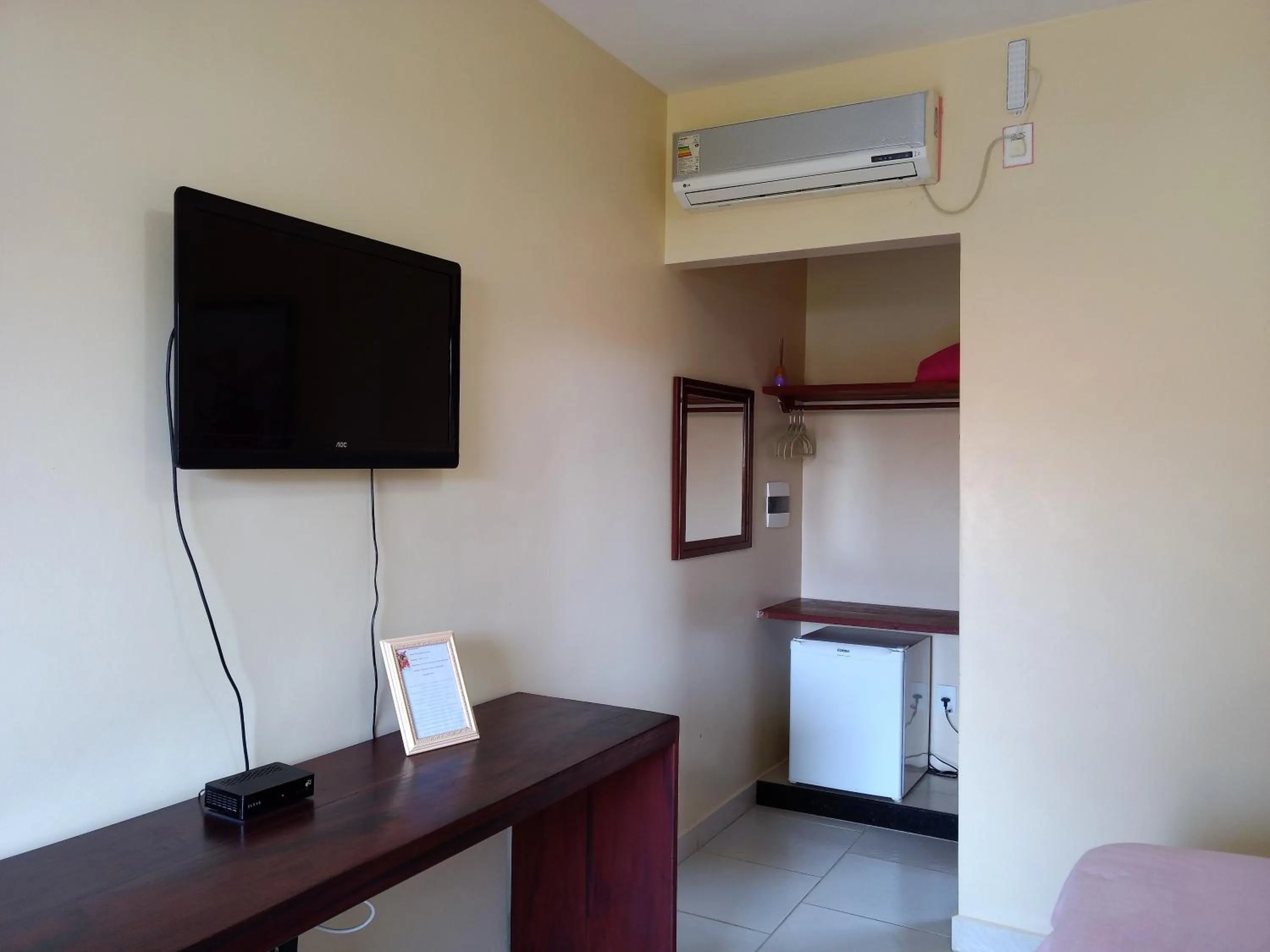 Photo of the whole room in Jardim dos Orixás