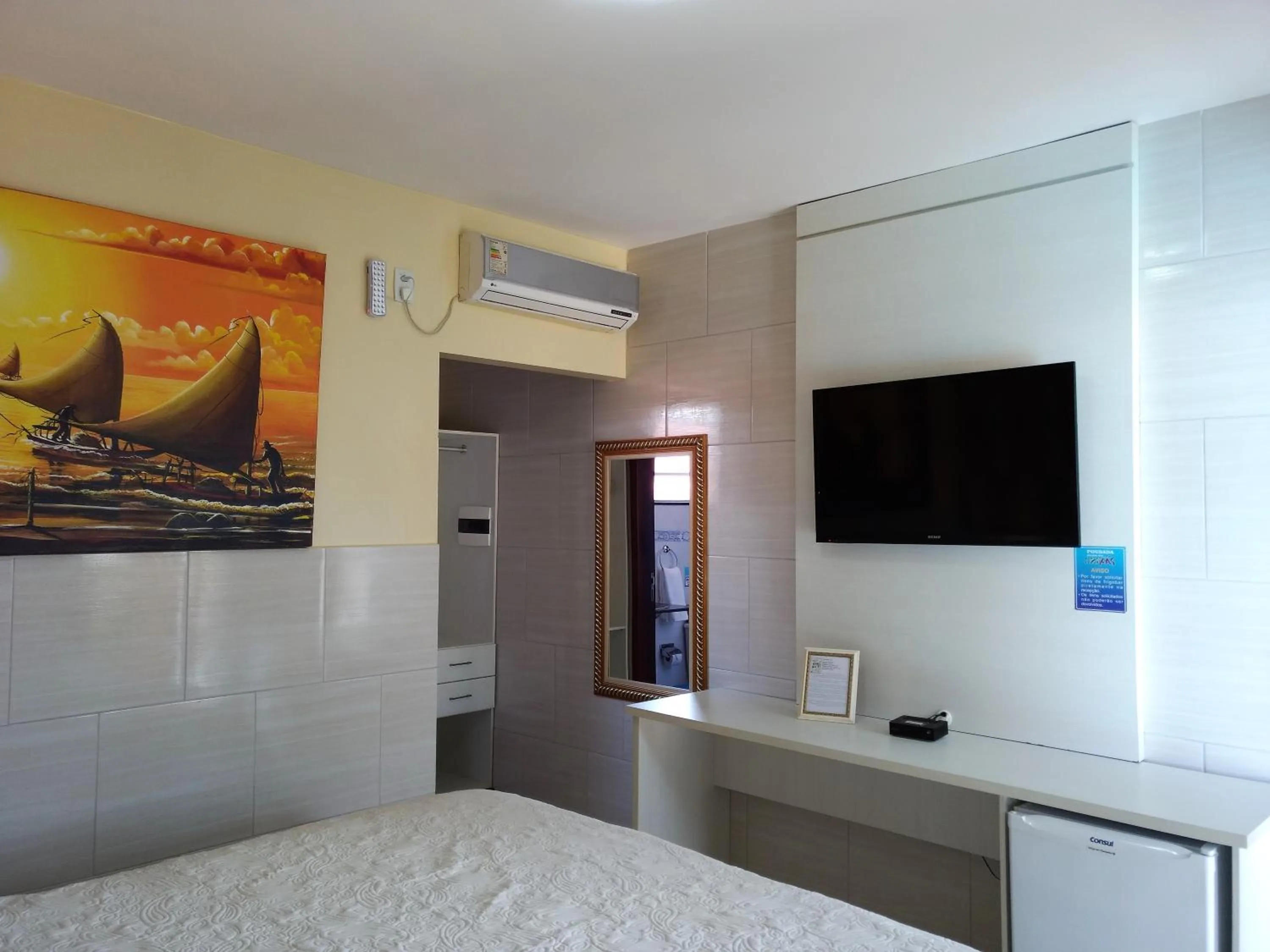 Photo of the whole room, Bed in Jardim dos Orixás