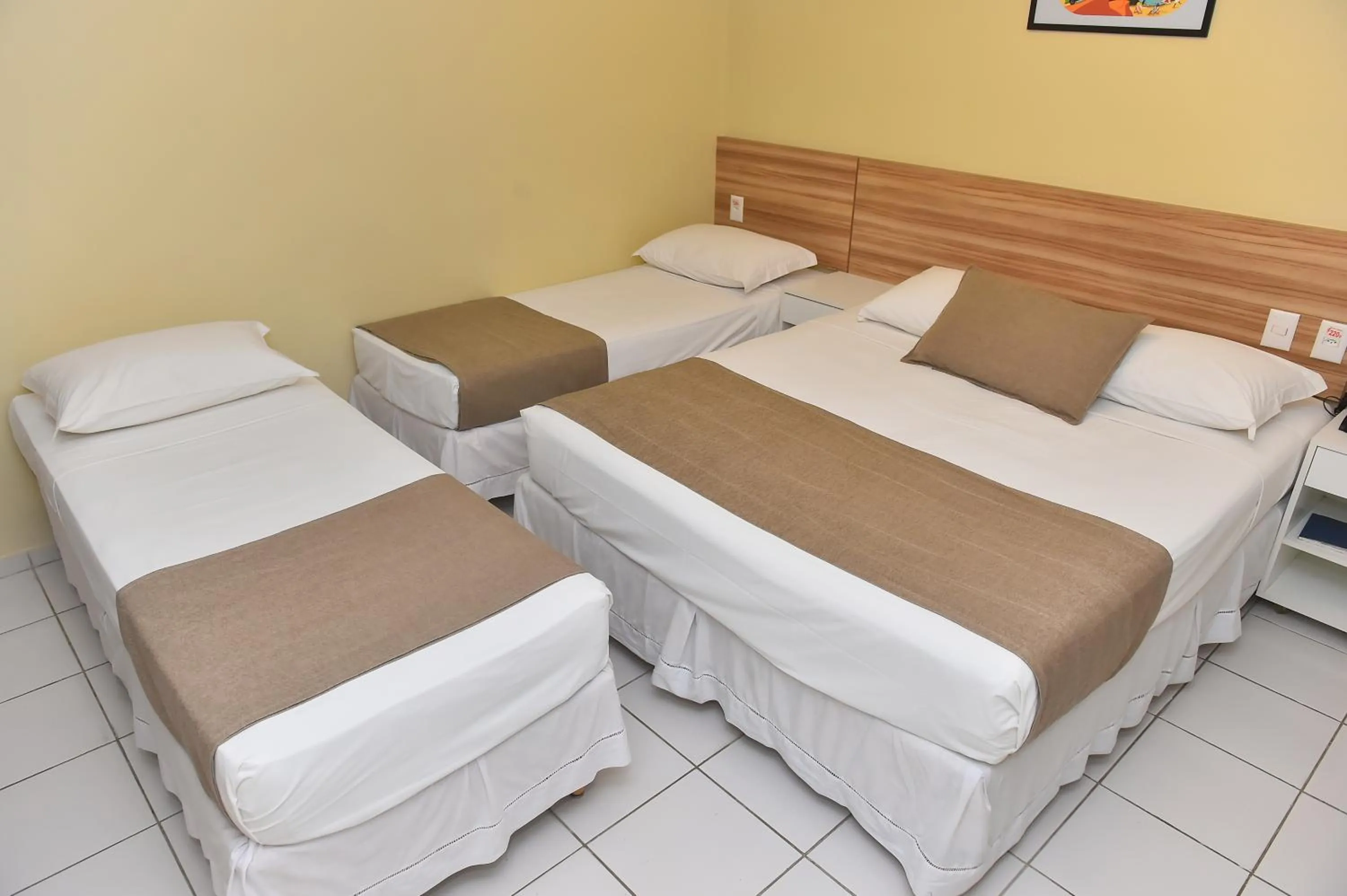 Photo of the whole room, Bed in Hotel Três Caravelas