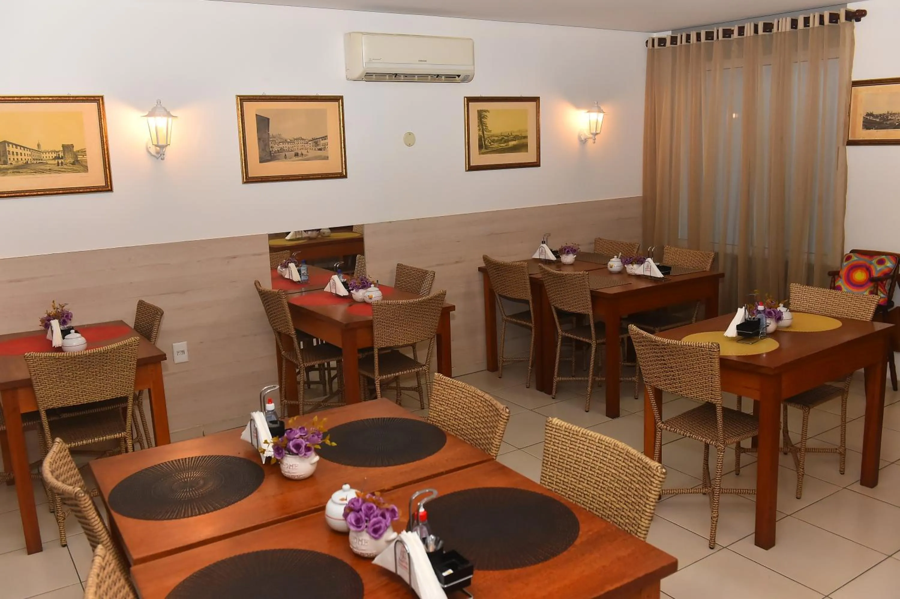 Restaurant/places to eat in Hotel Três Caravelas