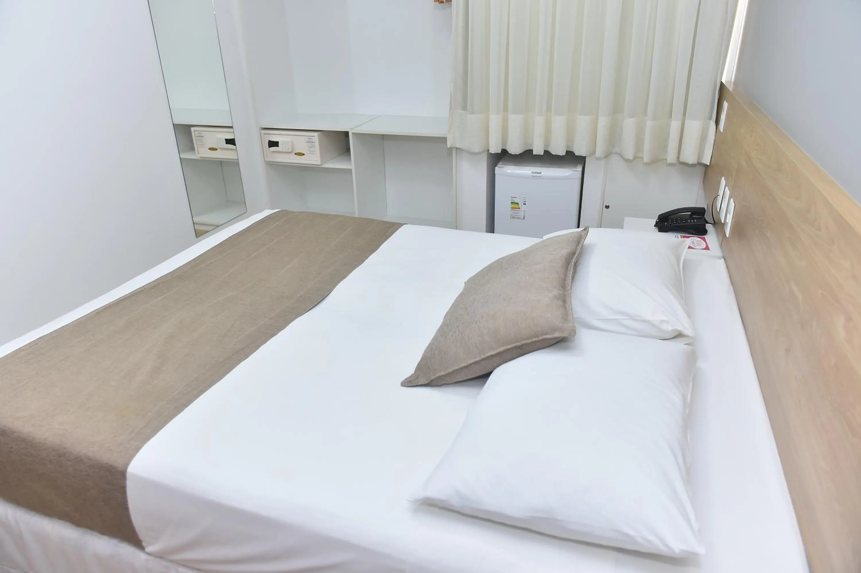 Bedroom, Bed in Hotel Três Caravelas