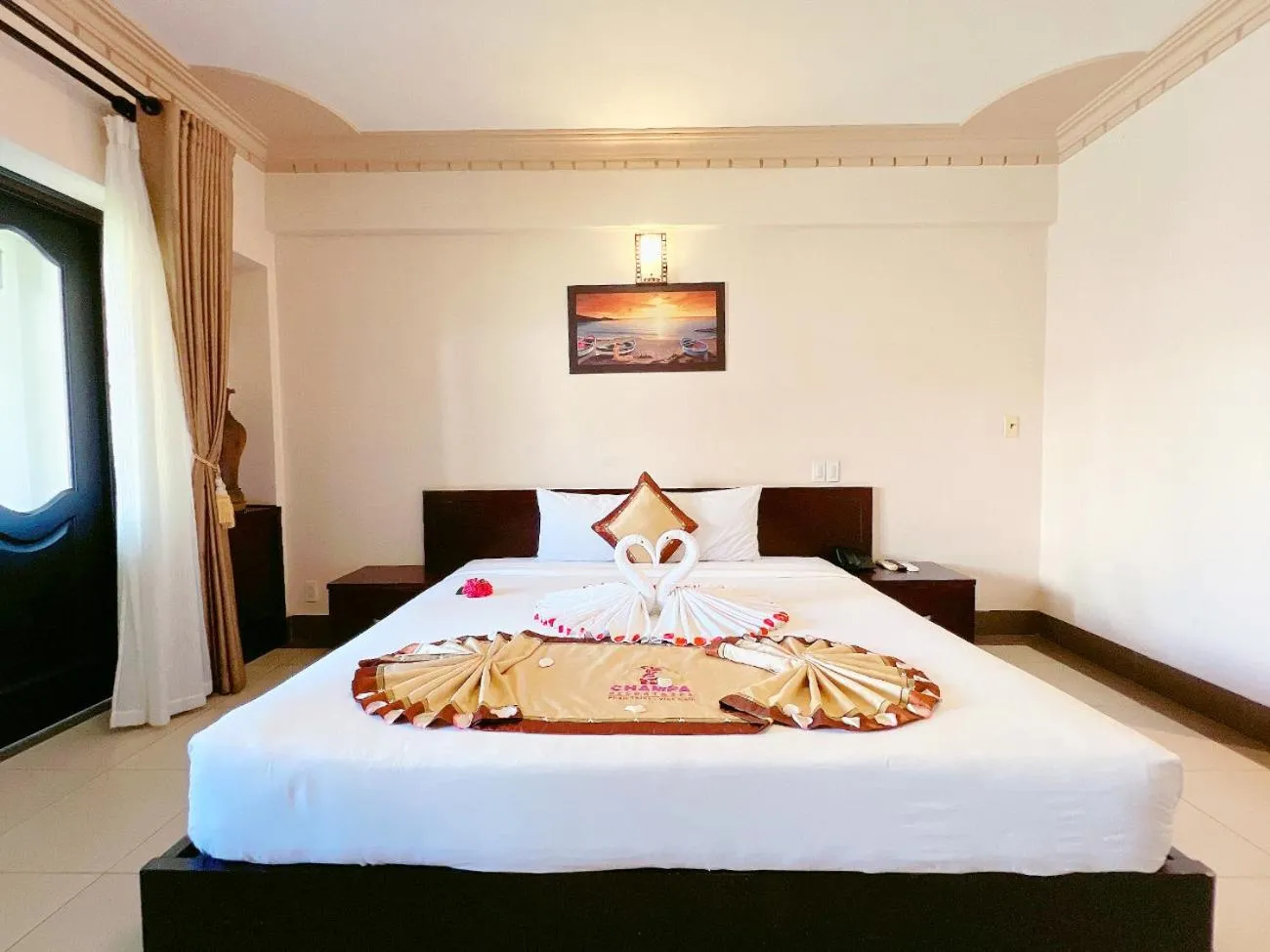 Bed in Champa Resort & Spa