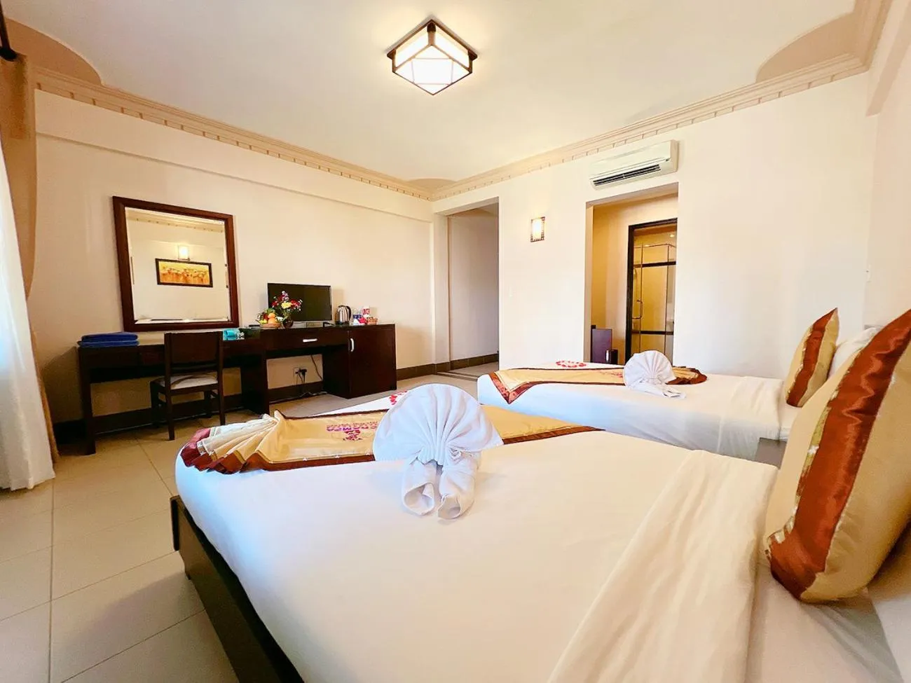 Bed in Champa Resort & Spa