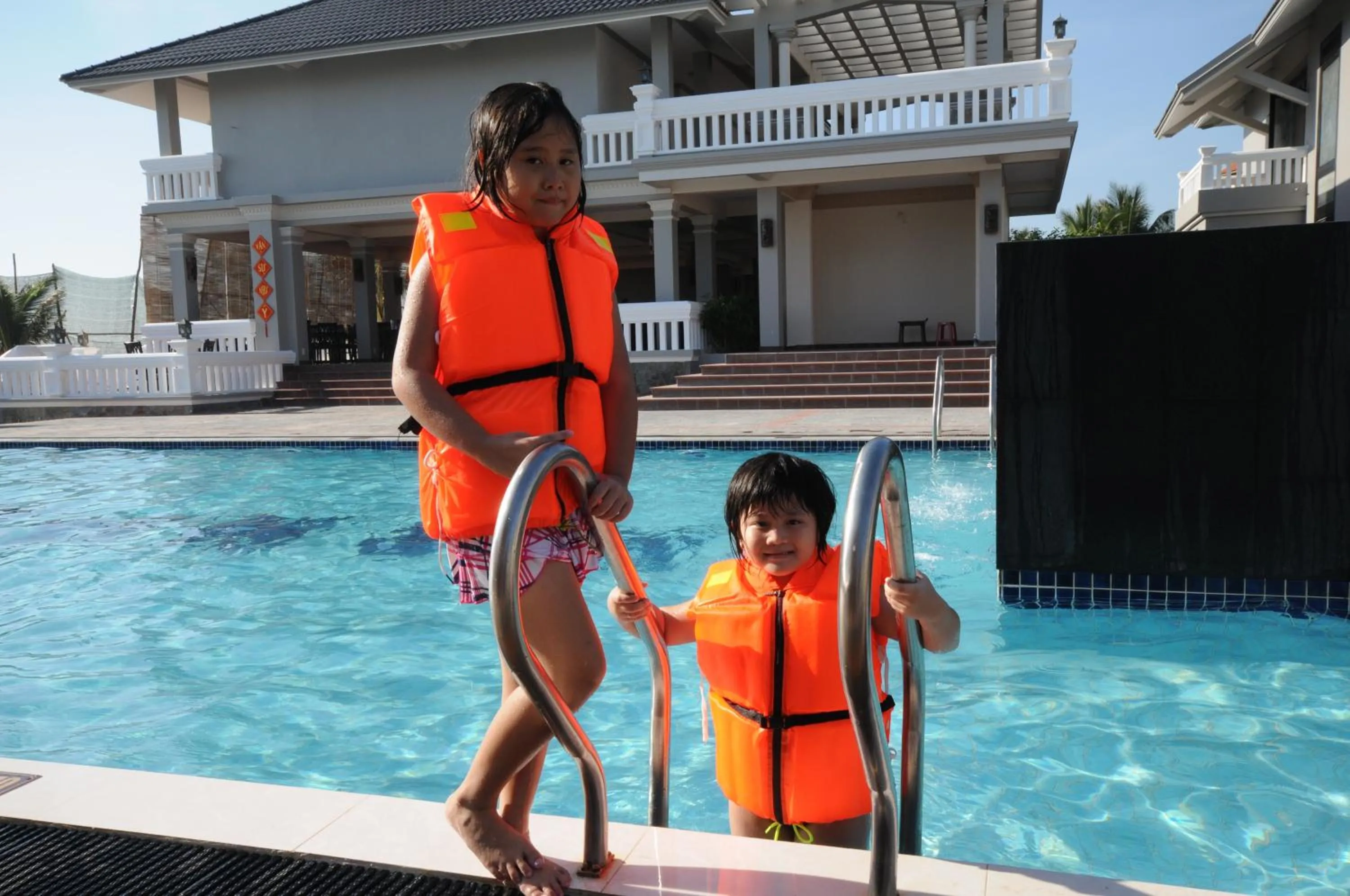 Swimming pool in Champa Resort & Spa