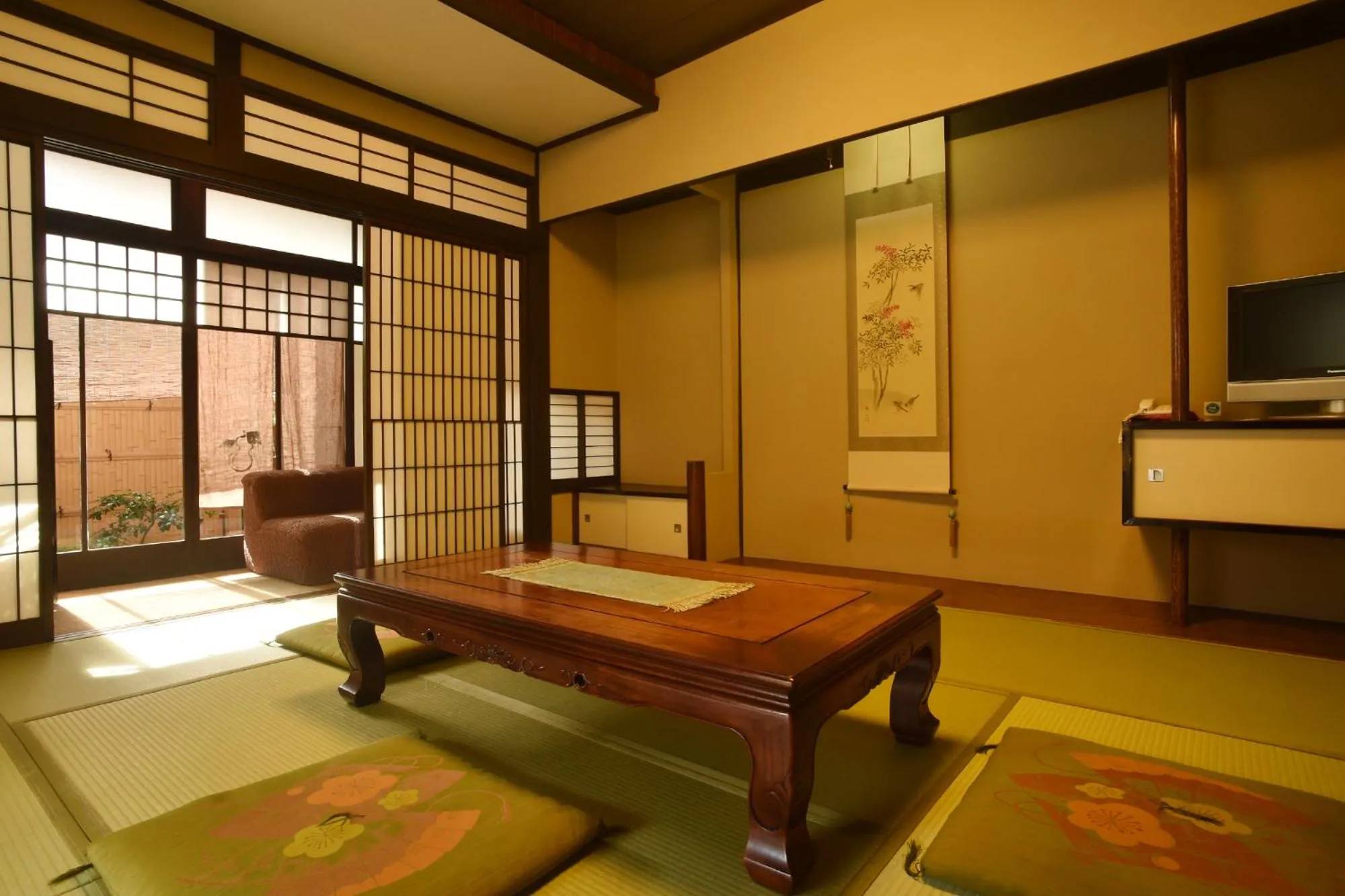 Photo of the whole room in Yadoya Nishijinso