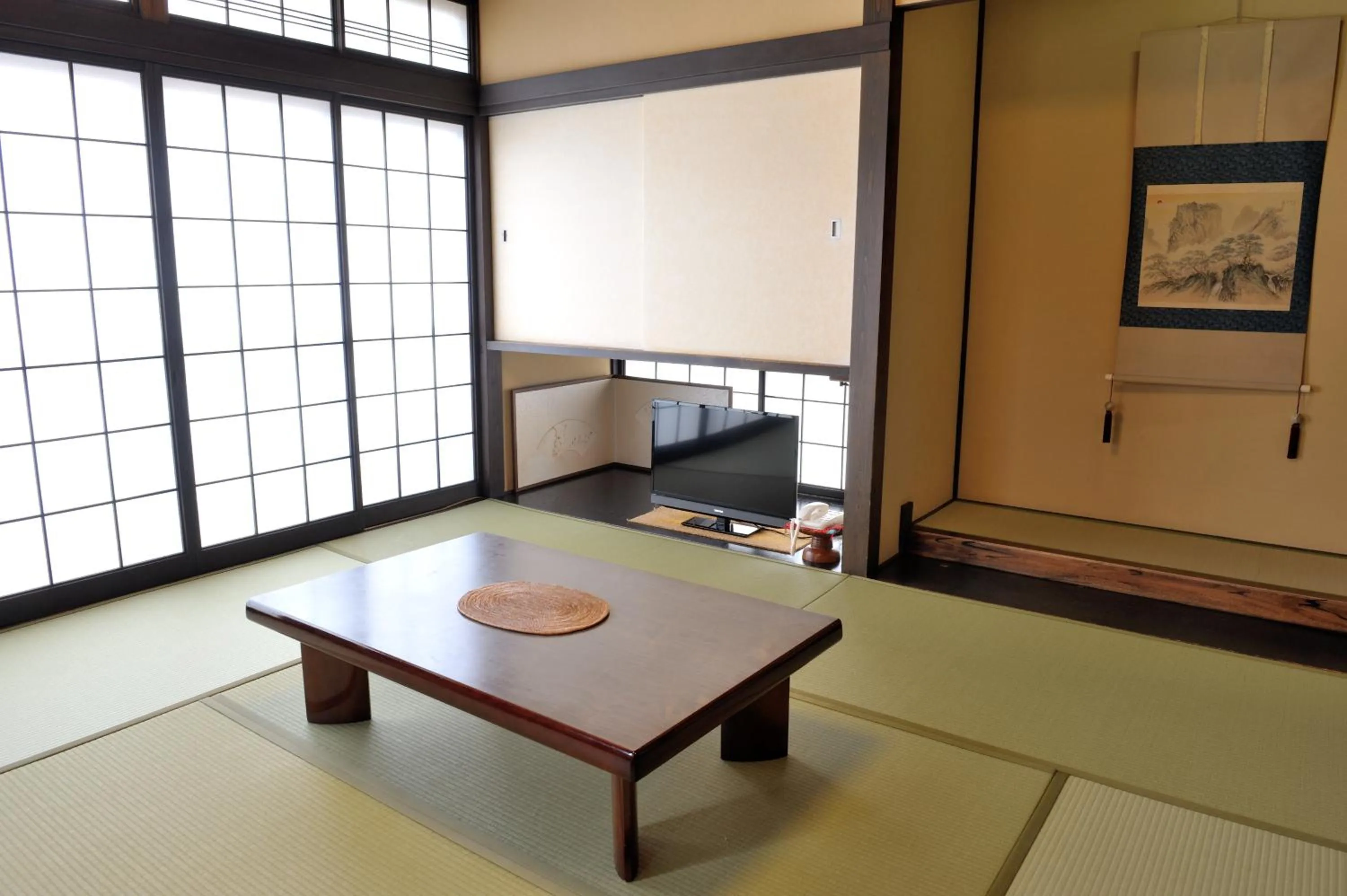 Photo of the whole room in Yadoya Nishijinso