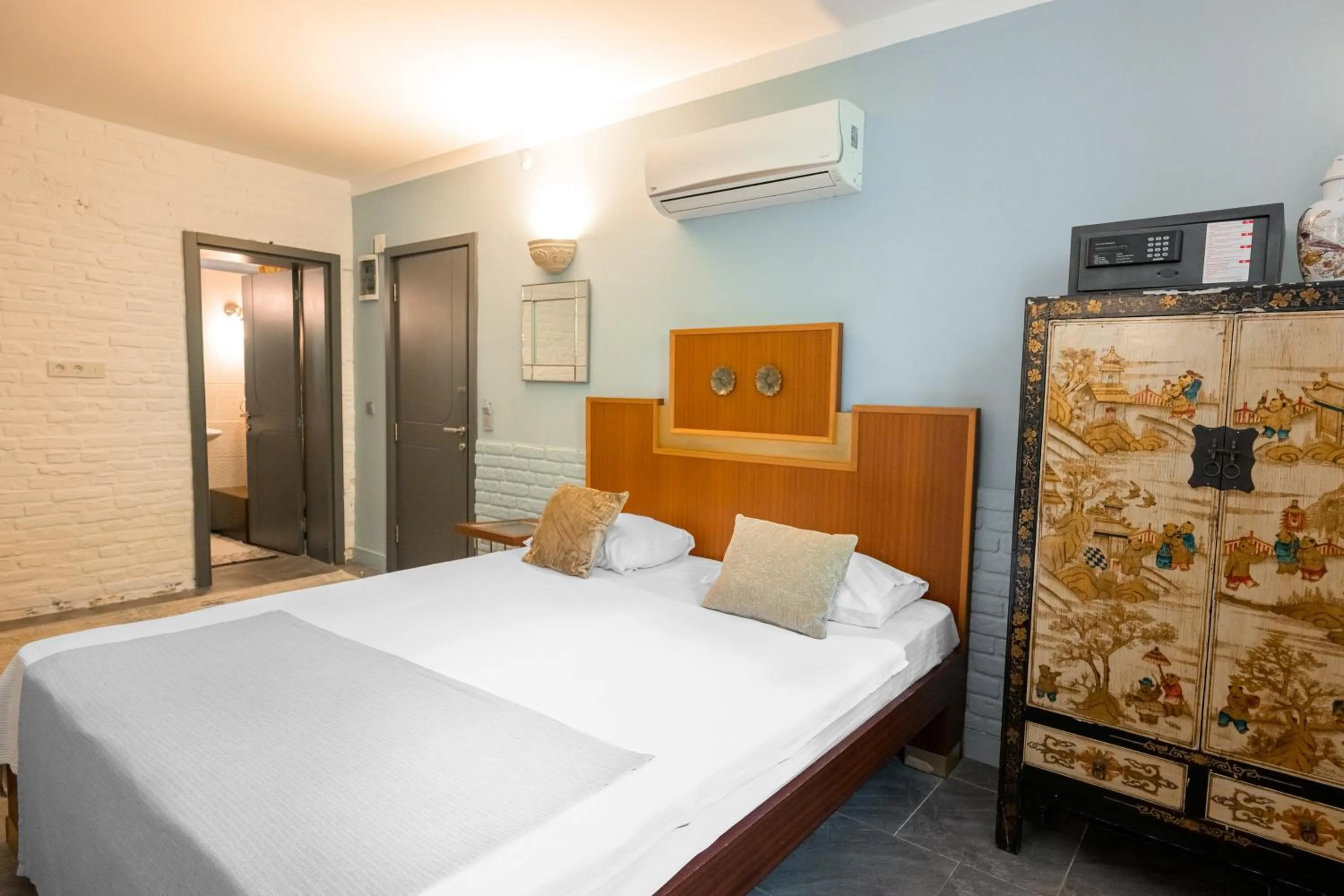 Bed in Delight Deluxe Hotel & Spa