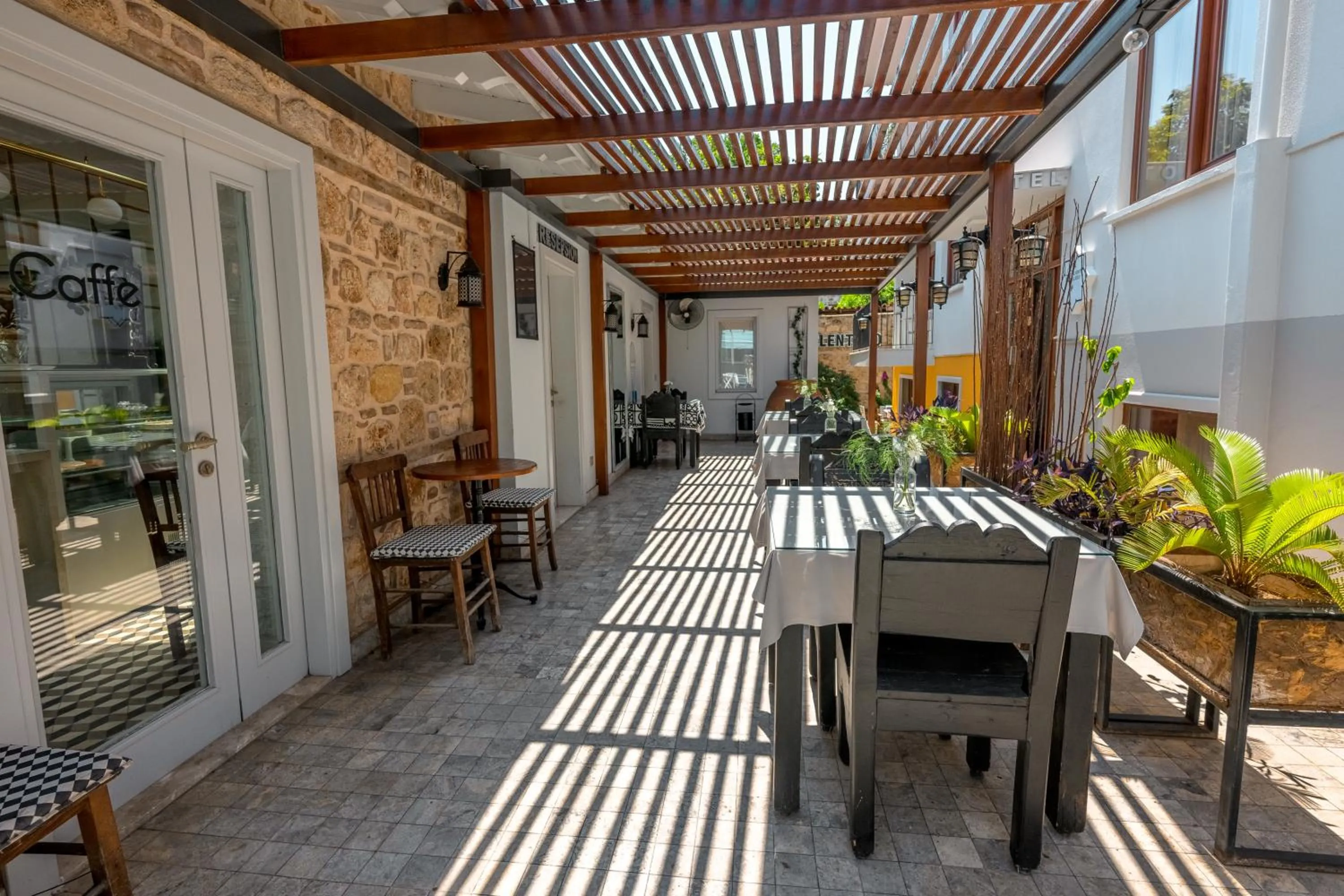 Delight Deluxe Hotel & Spa