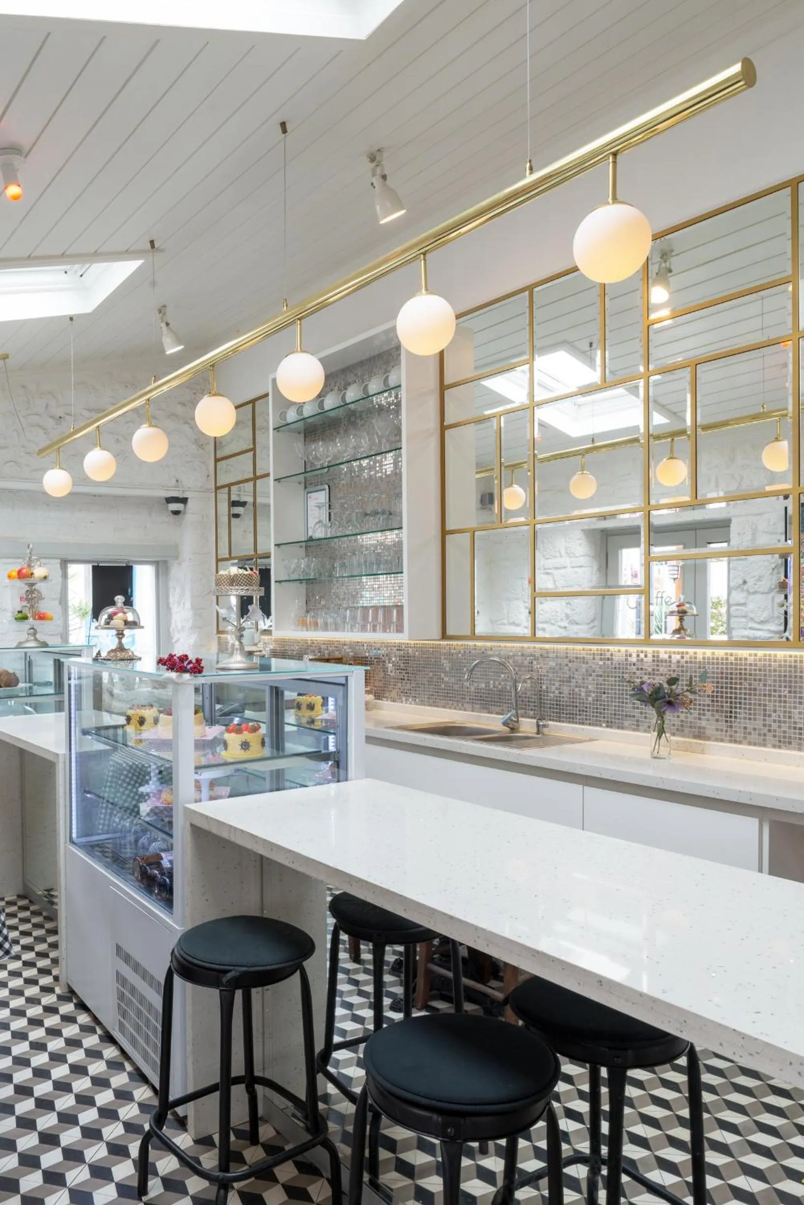 Lounge or bar in Delight Deluxe Hotel & Spa