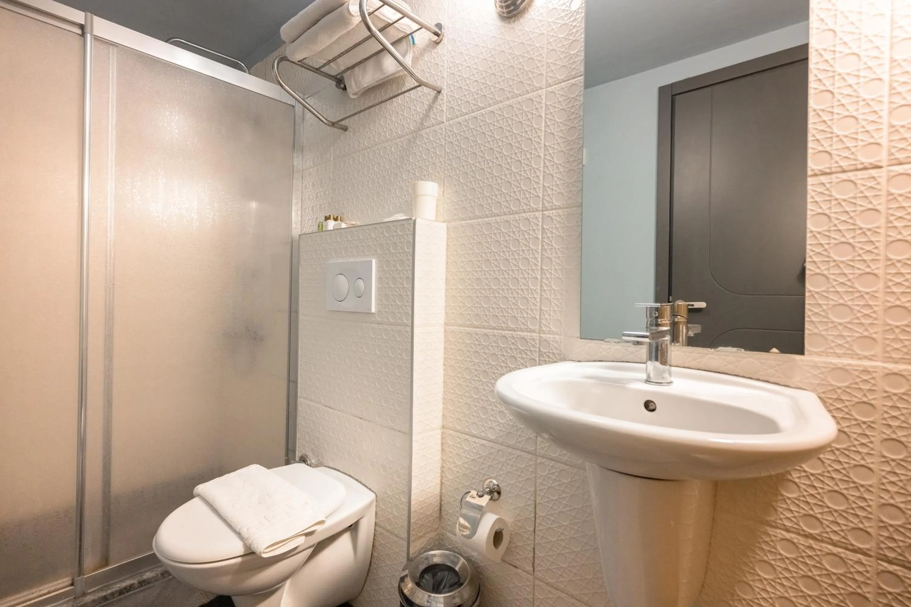 Delight Deluxe Hotel & Spa