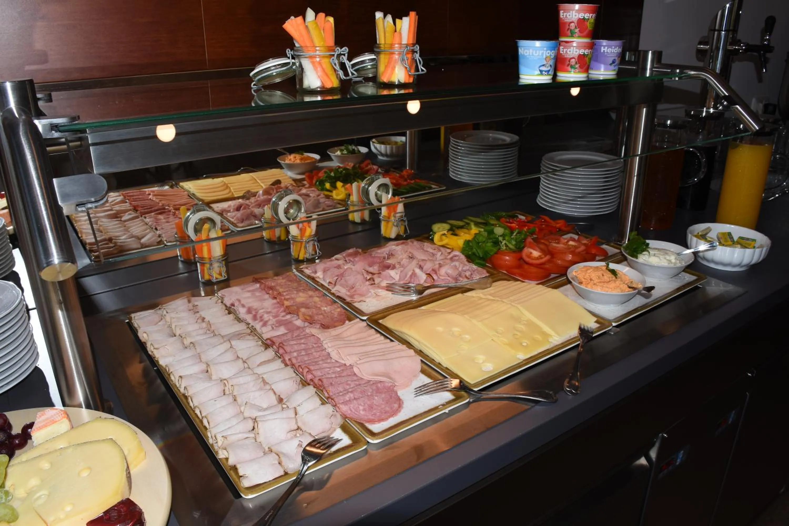 Buffet breakfast in Hotel Donauhof Mauthausen