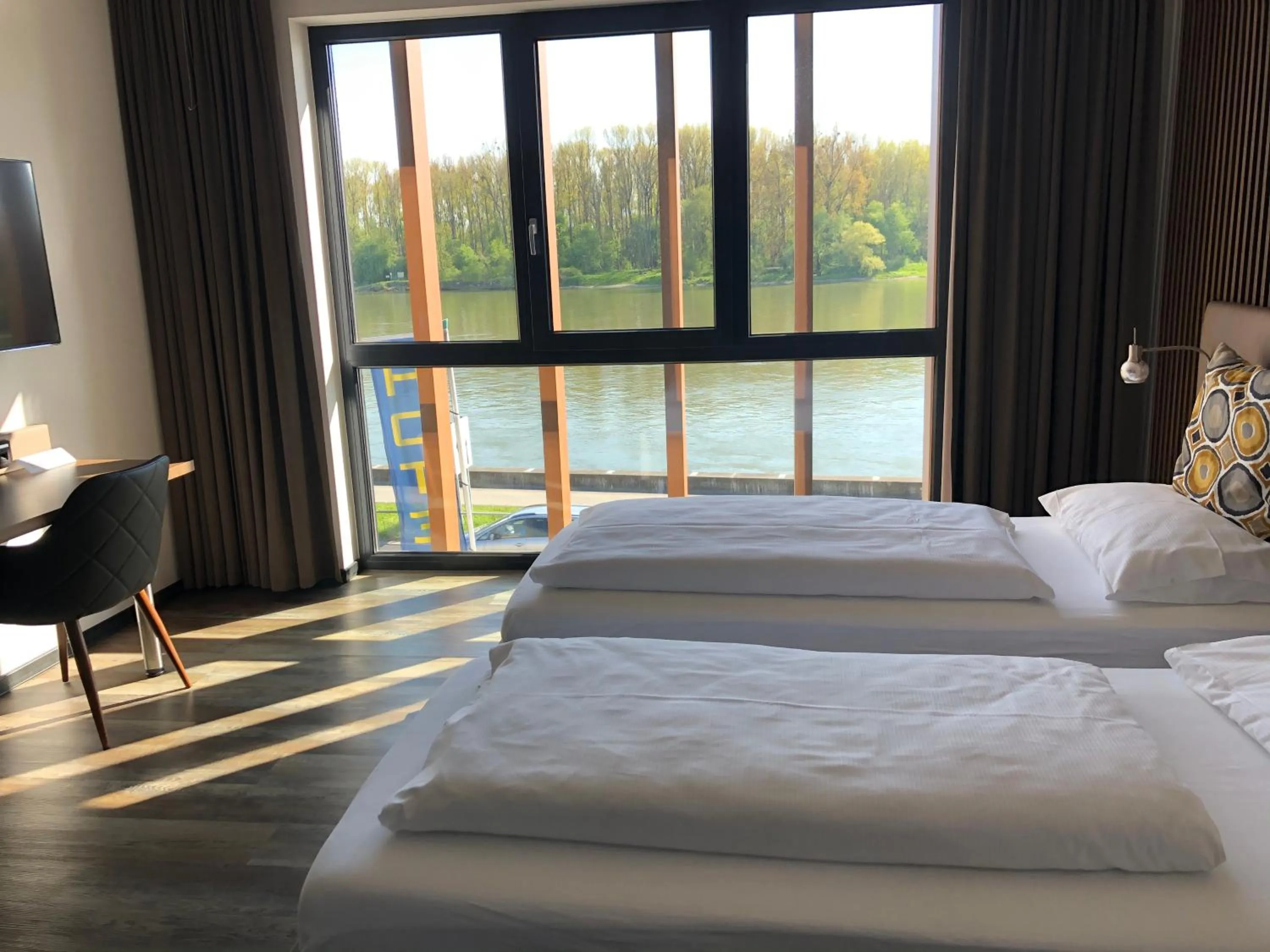 Photo of the whole room, Bed in Hotel Donauhof Mauthausen