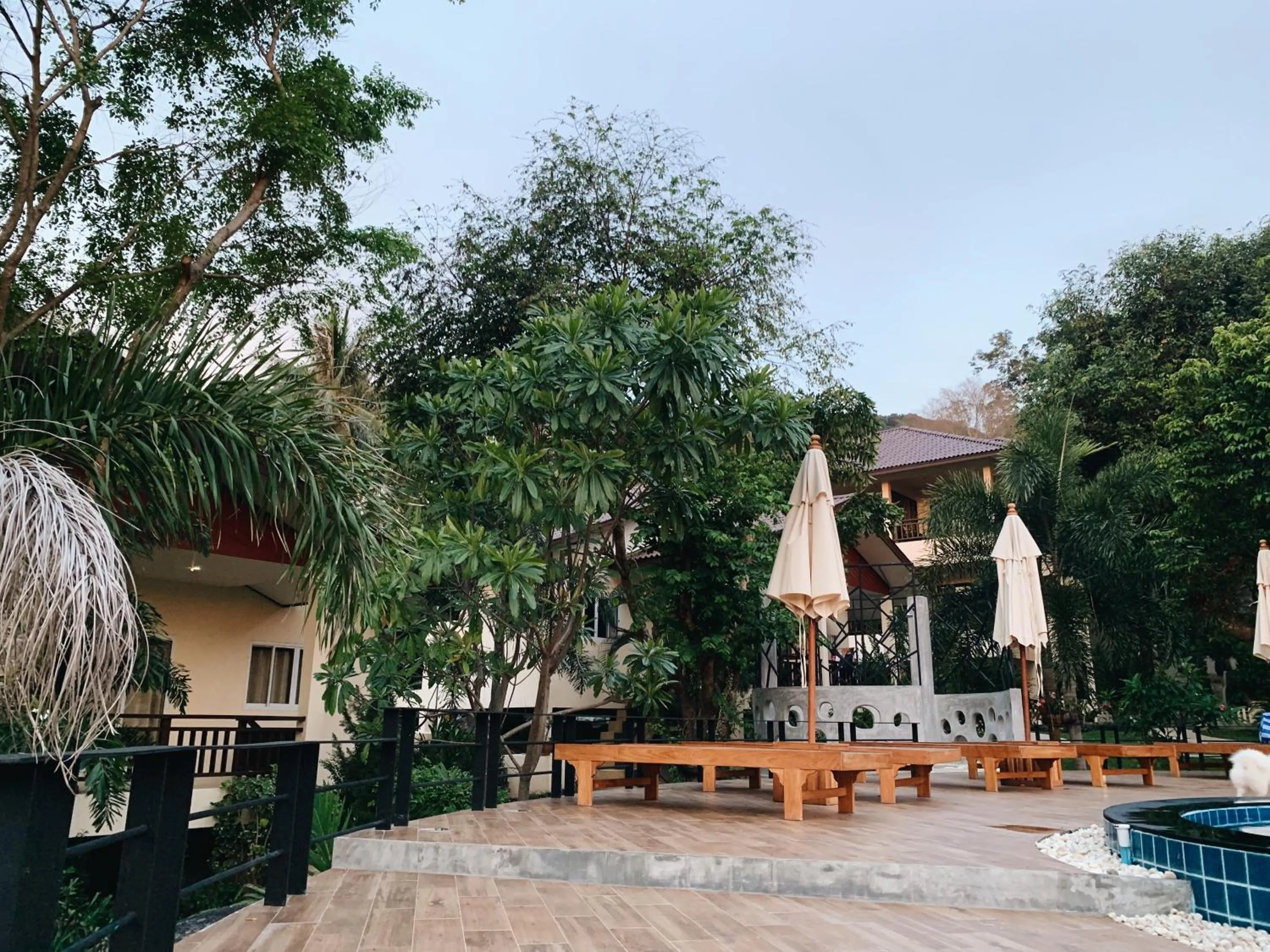 Swimming pool in Ban's Diving Resort