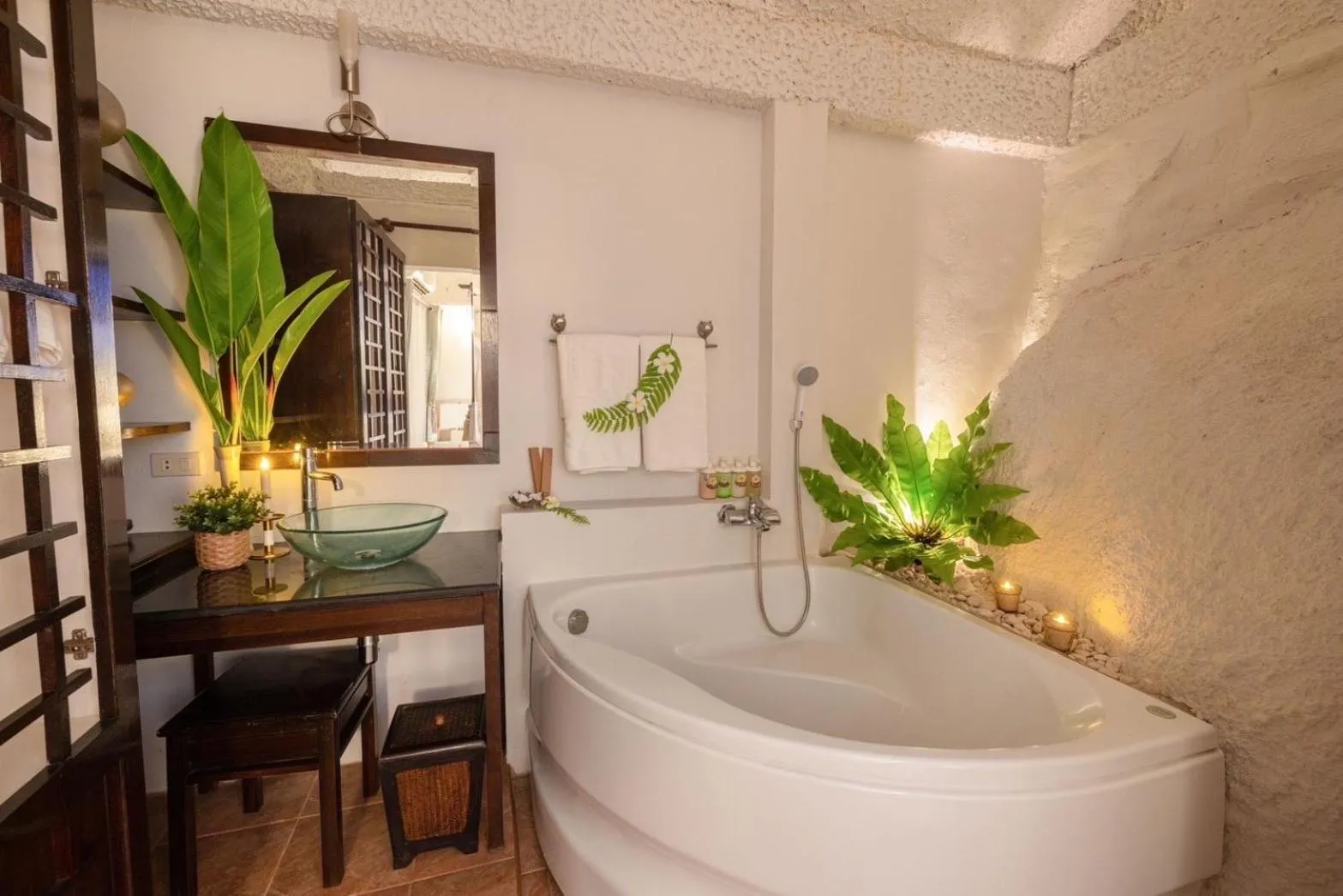 Hot Tub in Ban's Diving Resort