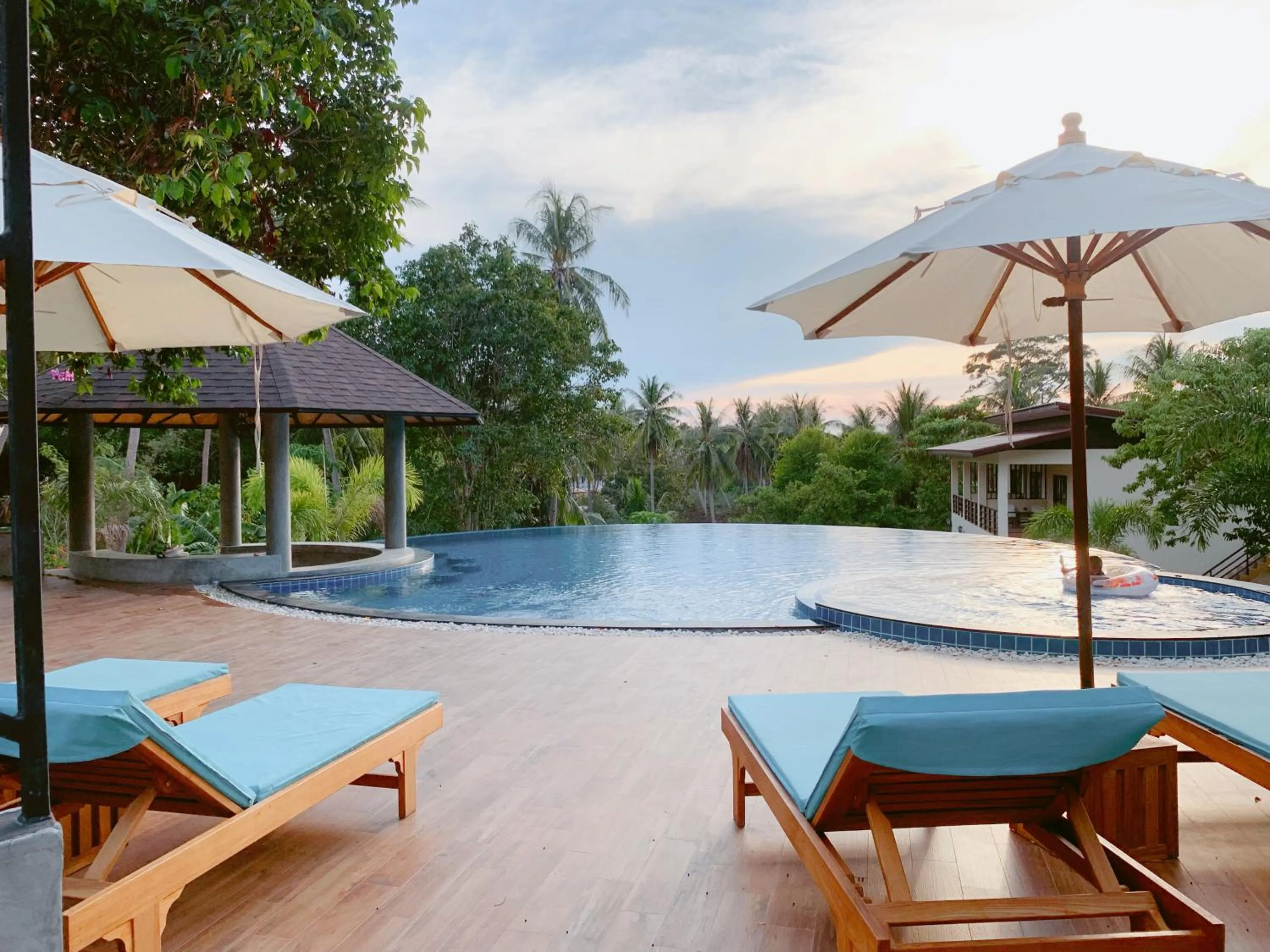 Swimming pool in Ban's Diving Resort