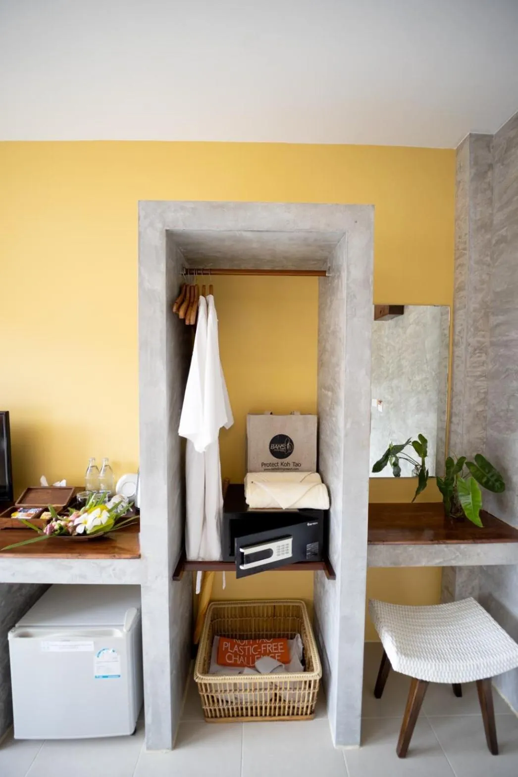 hair dresser in Ban's Diving Resort