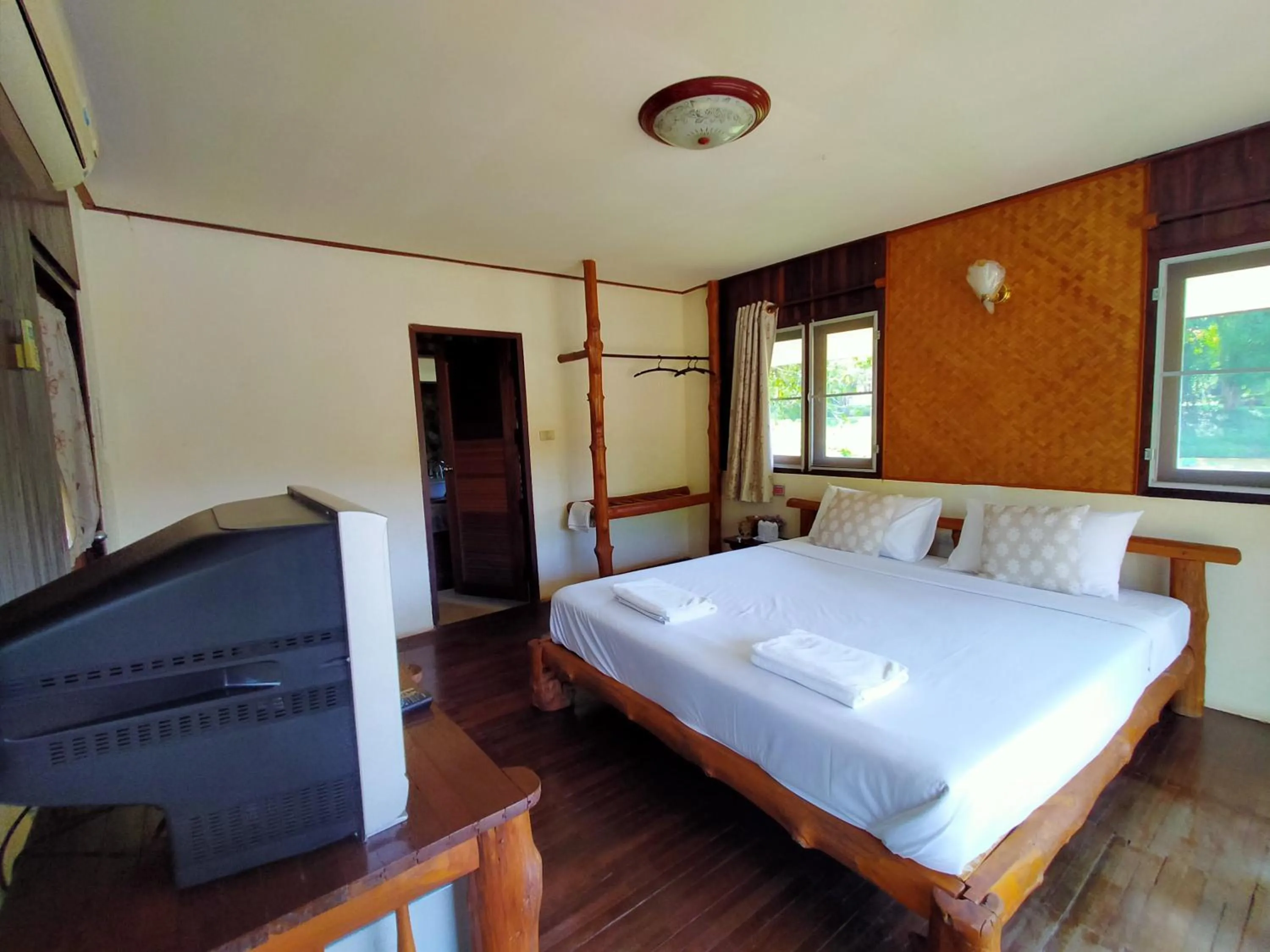 Bed in River Kwai Park & Resort