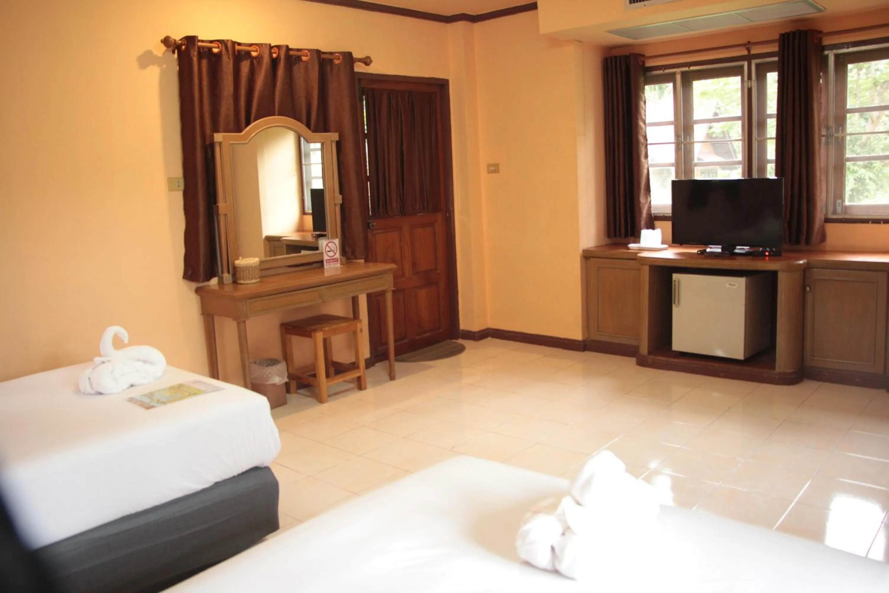 Bed in River Kwai Park & Resort