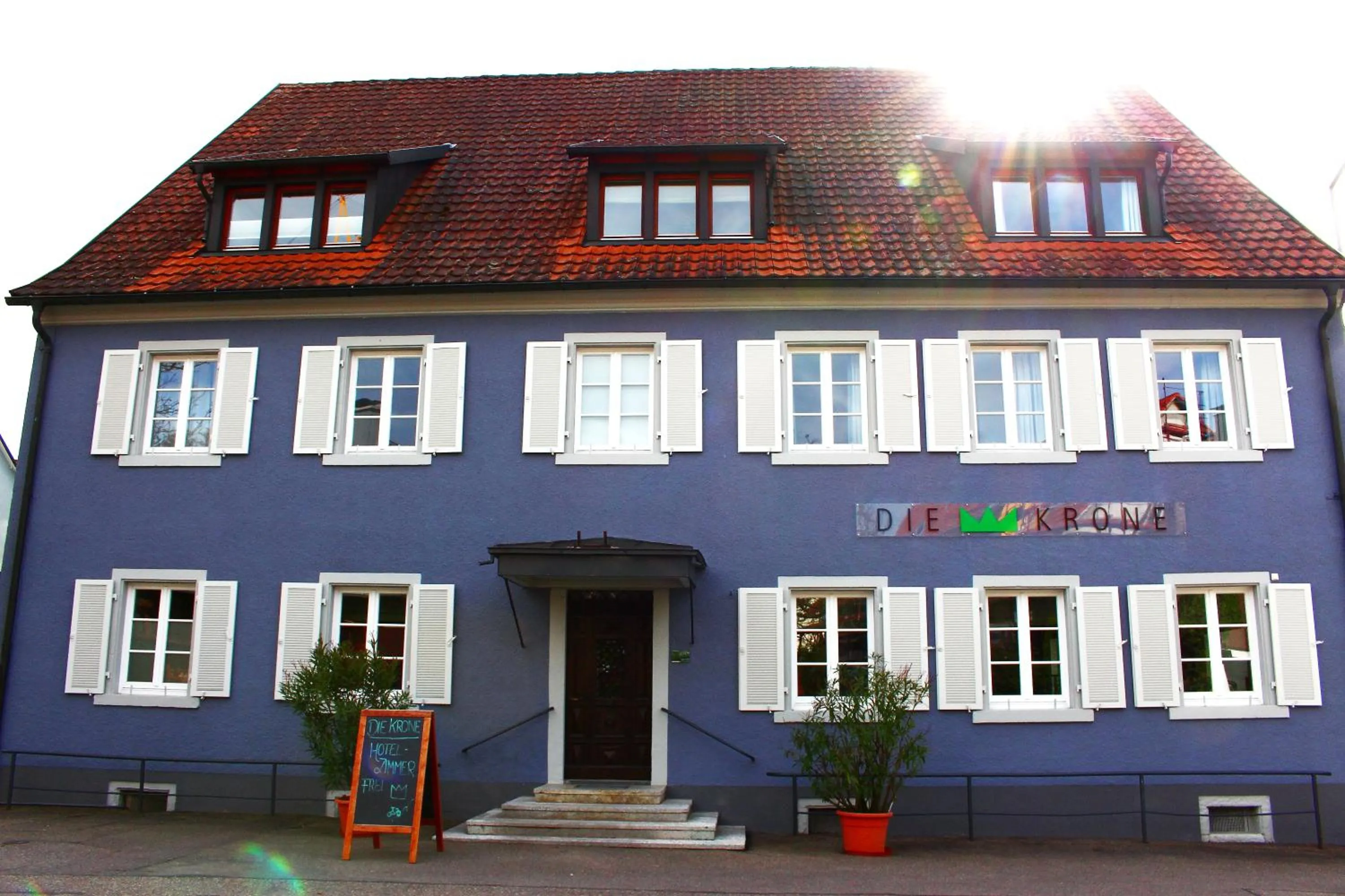 Facade/entrance in DIE KRONE - Hotel Garni