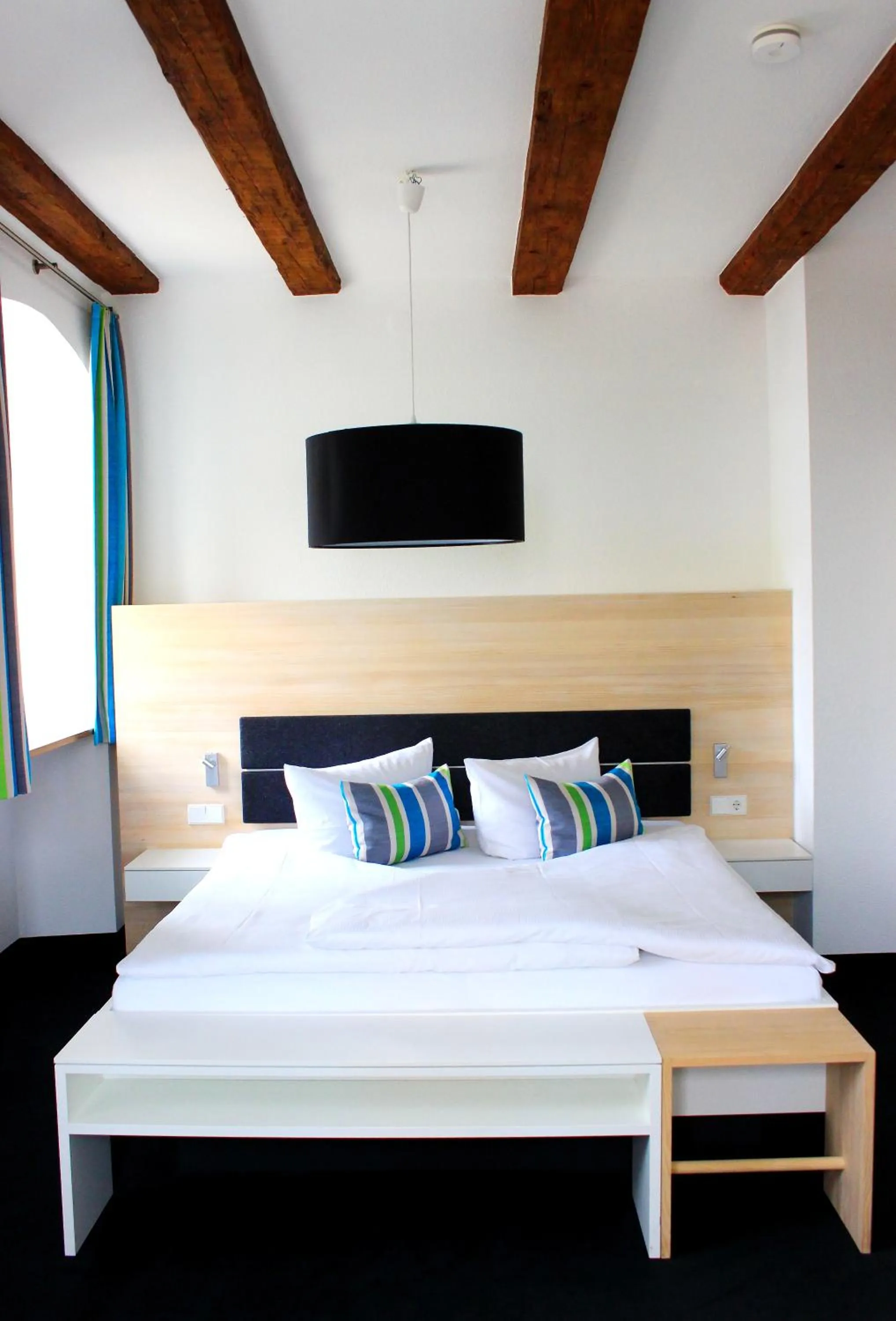 Photo of the whole room, Bed in DIE KRONE - Hotel Garni