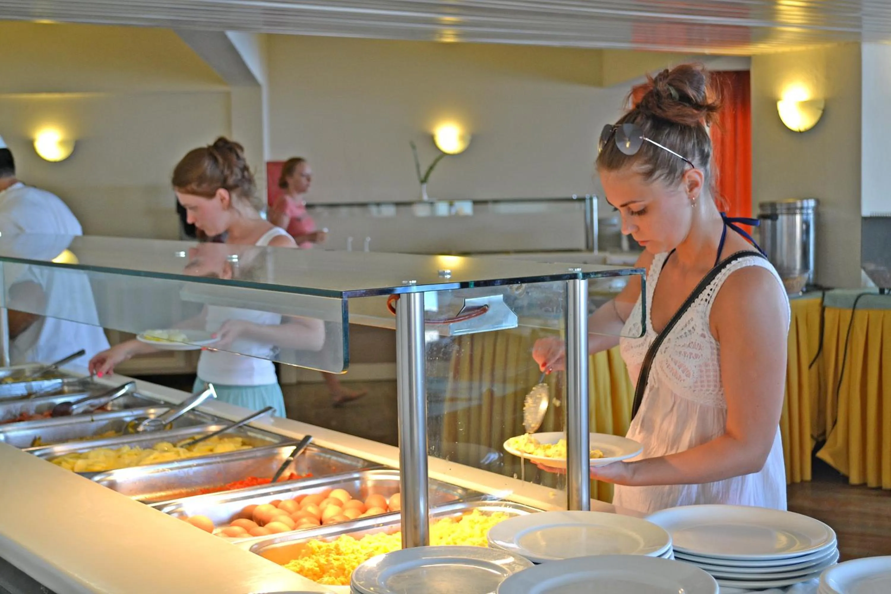 Restaurant/places to eat in Mitsis Belvedere