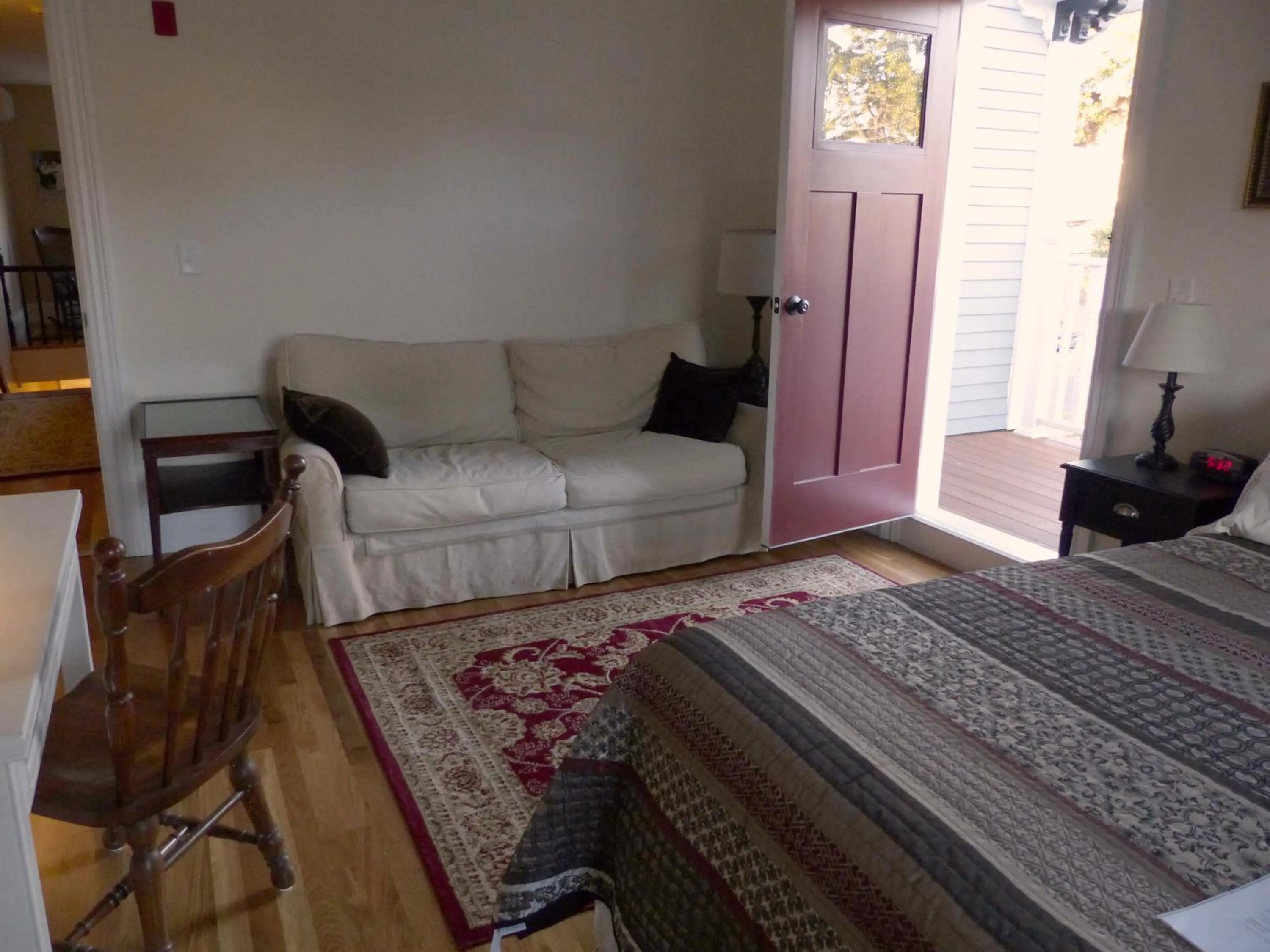 Bedroom in Davis Square Inn