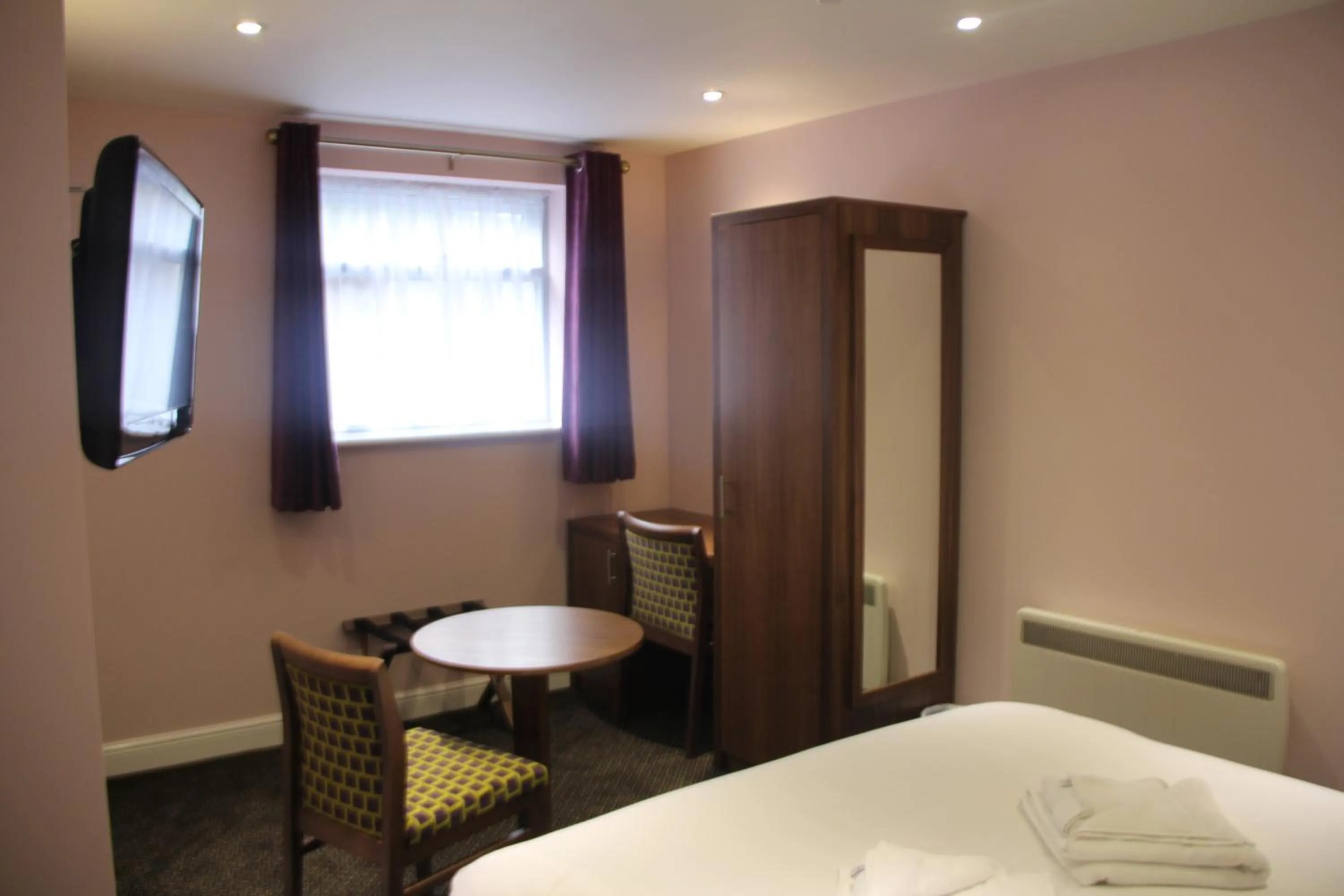 Photo of the whole room, Bed in Georgian House & Mews