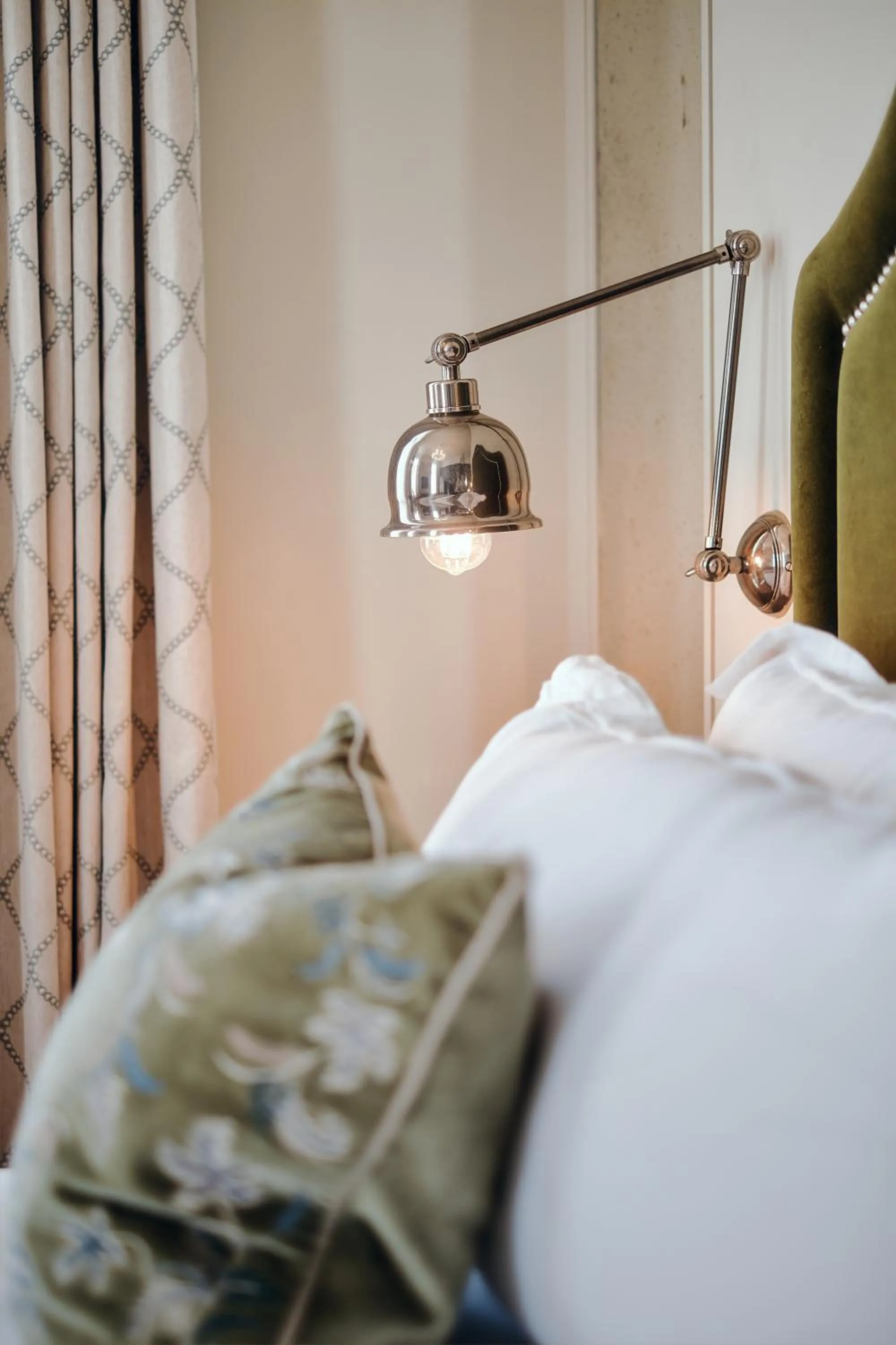 Bed in The Black Lion Pub & Boutique Guesthouse