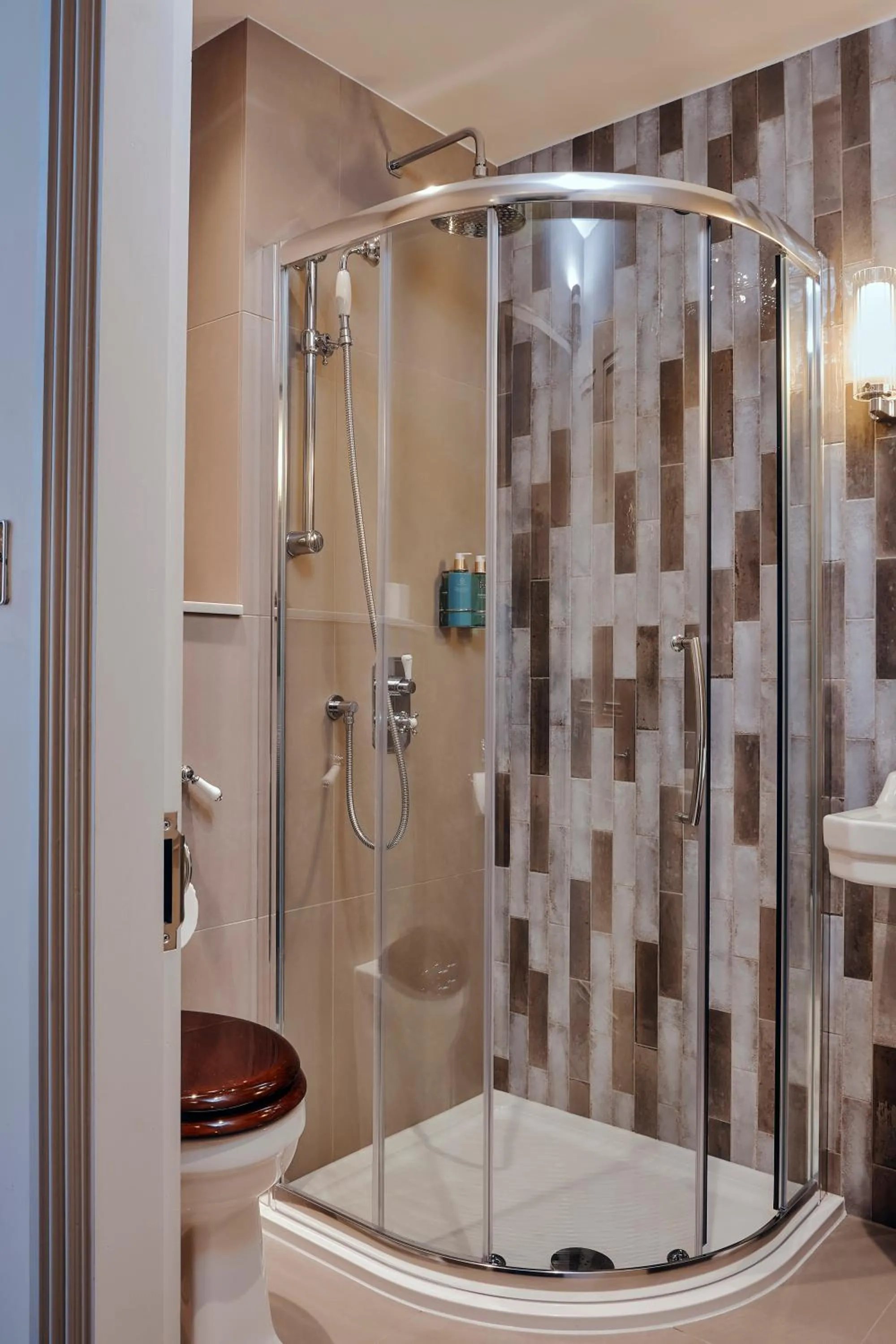 The Black Lion Pub & Boutique Guesthouse