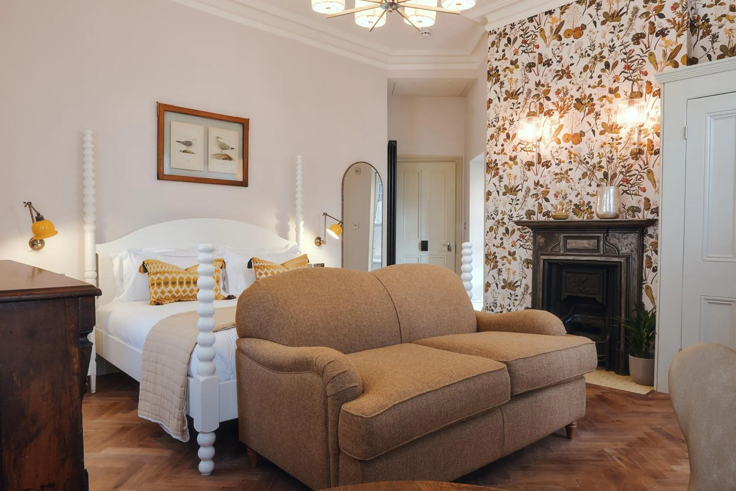 Bed in The Black Lion Pub & Boutique Guesthouse