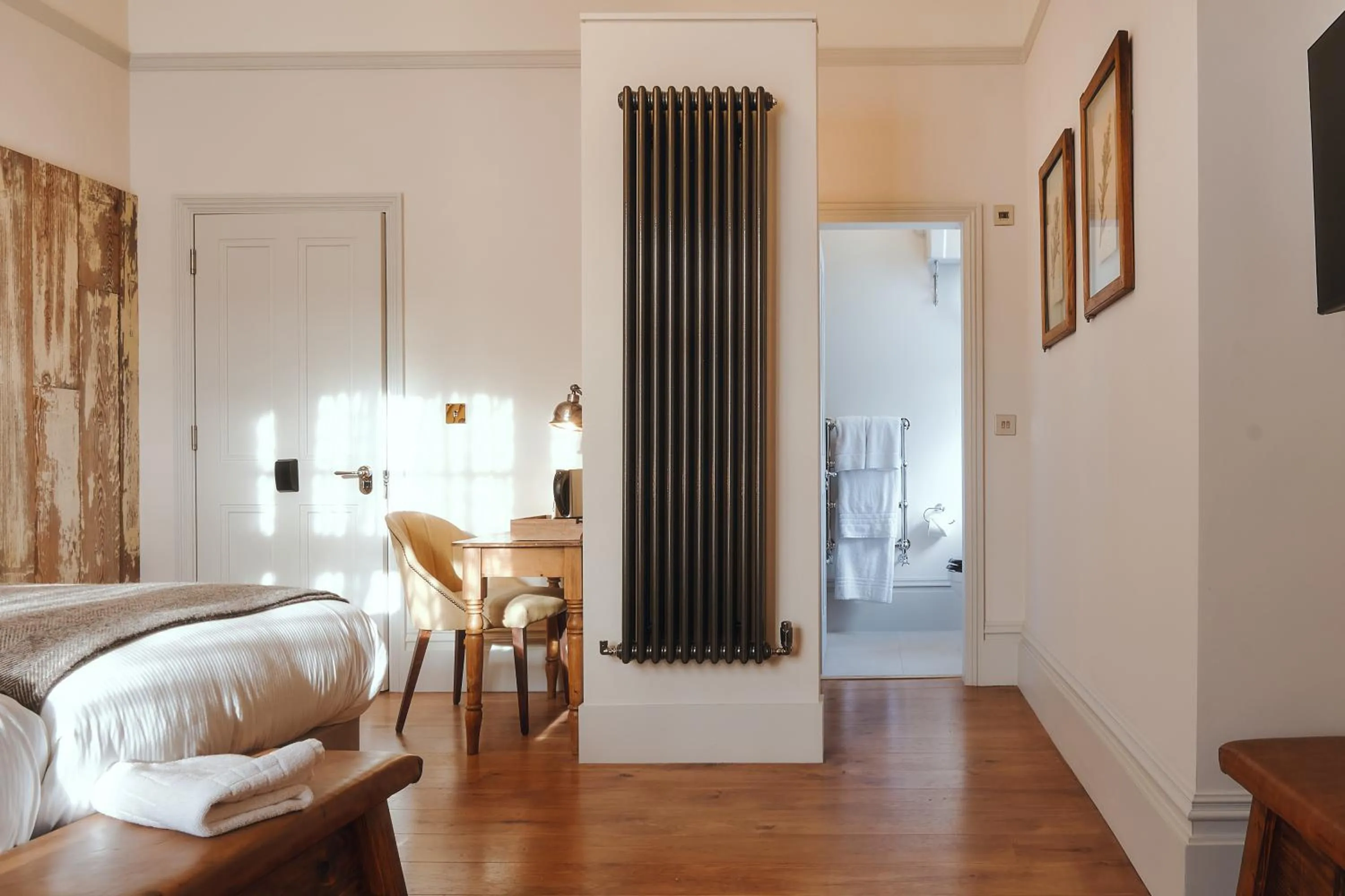 Bedroom, Bed in The Black Lion Pub & Boutique Guesthouse