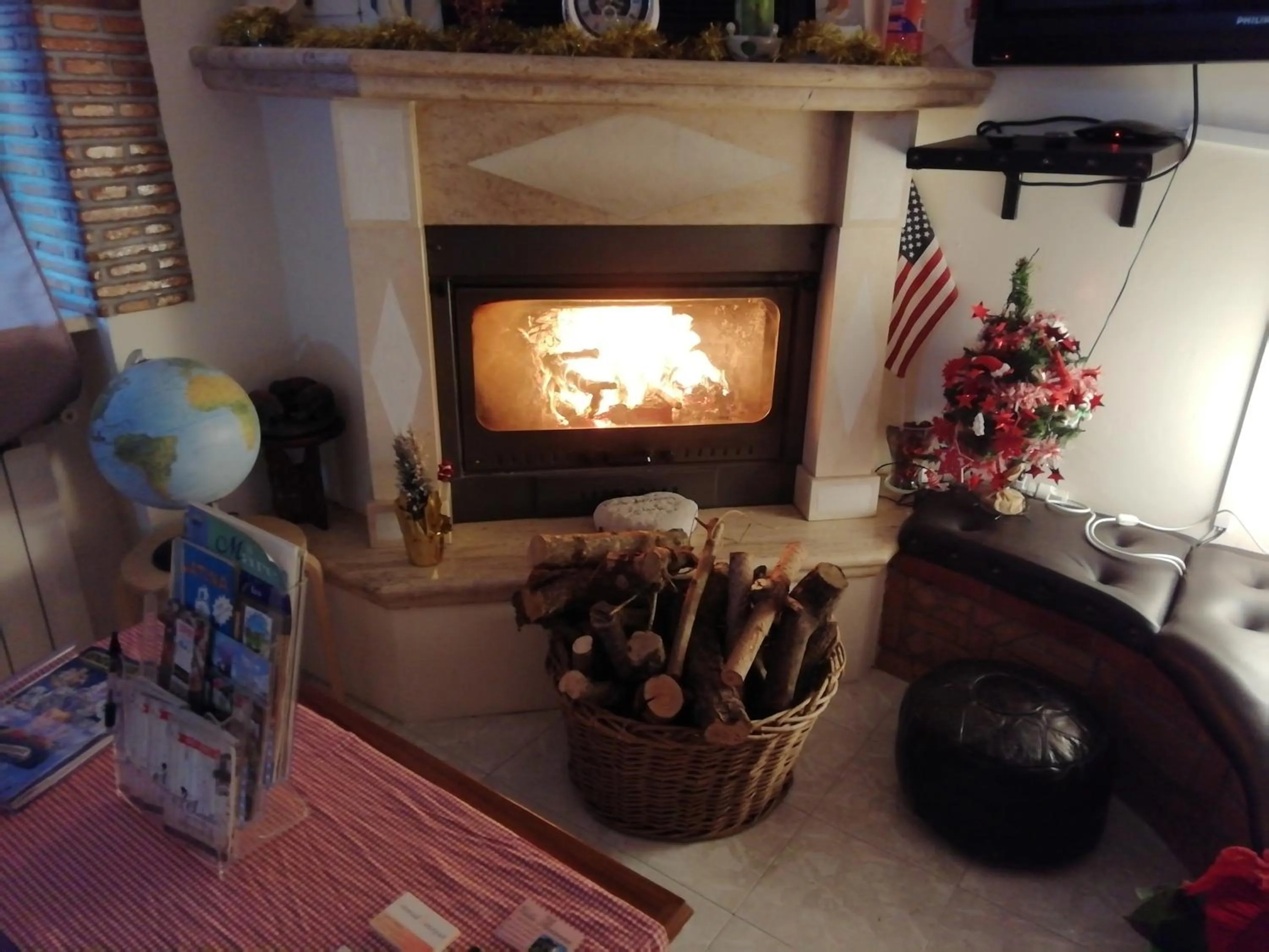 Communal lounge/ TV room in casadolcecasalatina