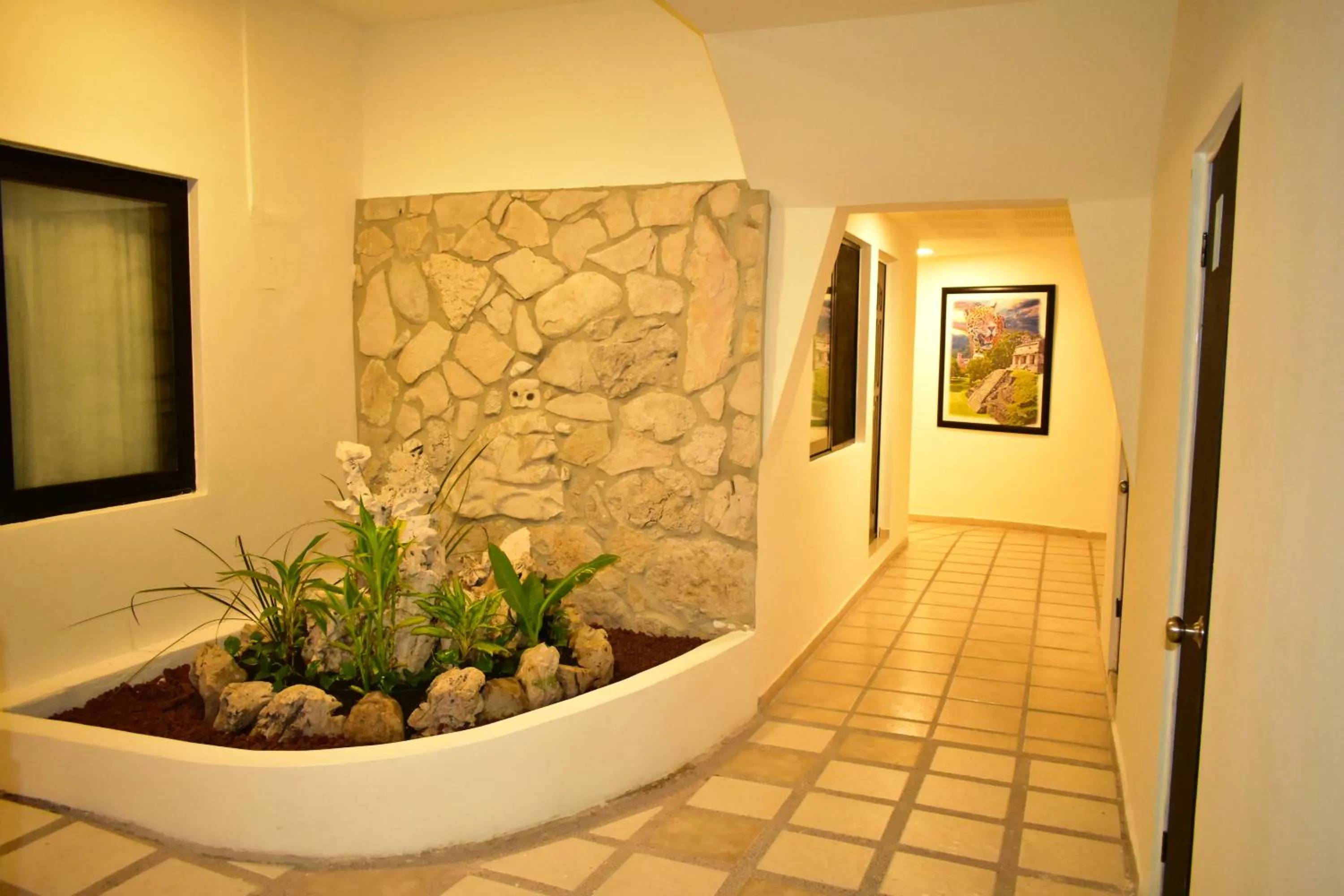 Decorative detail in Maya Tulipanes Express