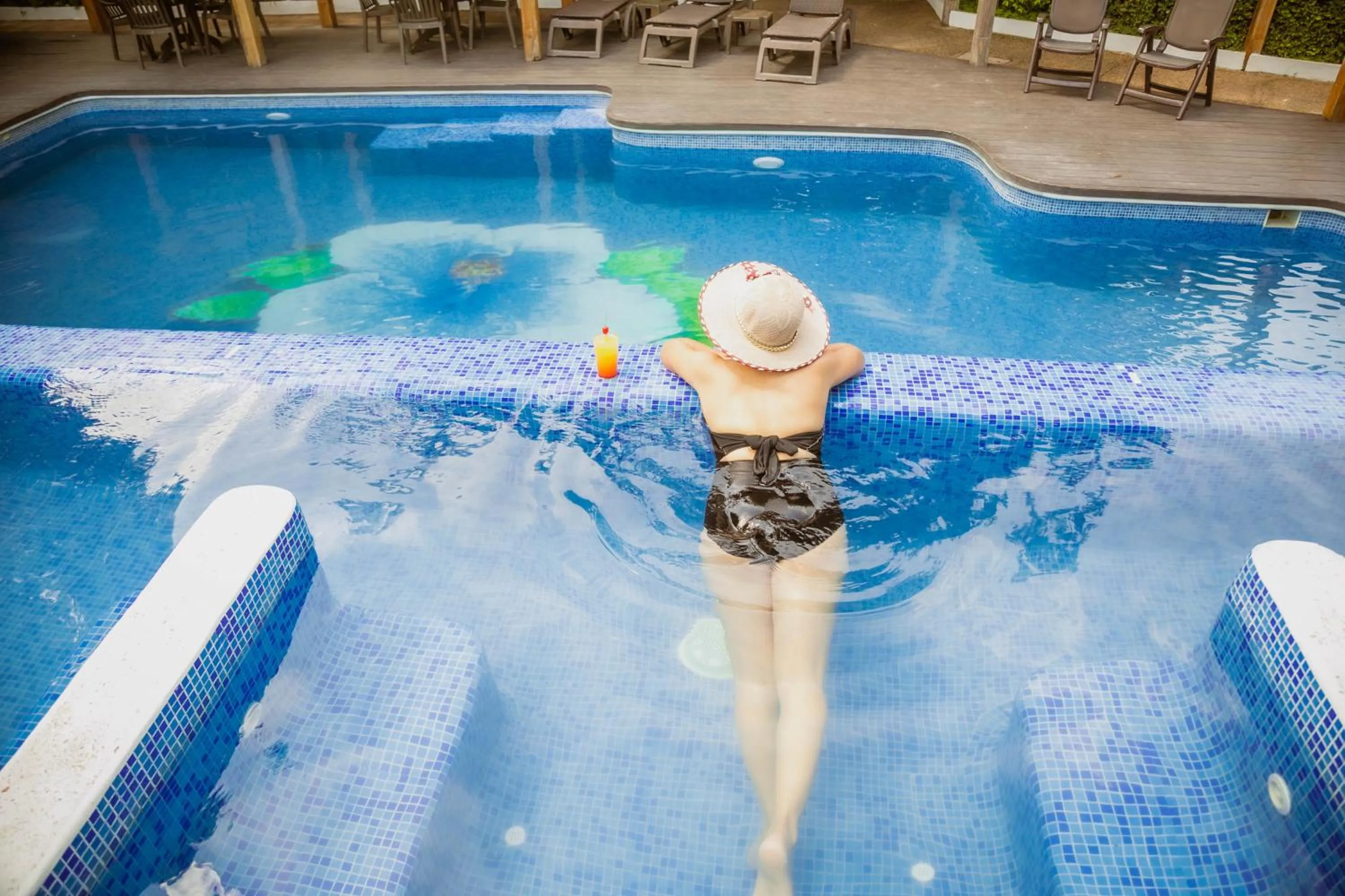 Hot Tub in Maya Tulipanes Express