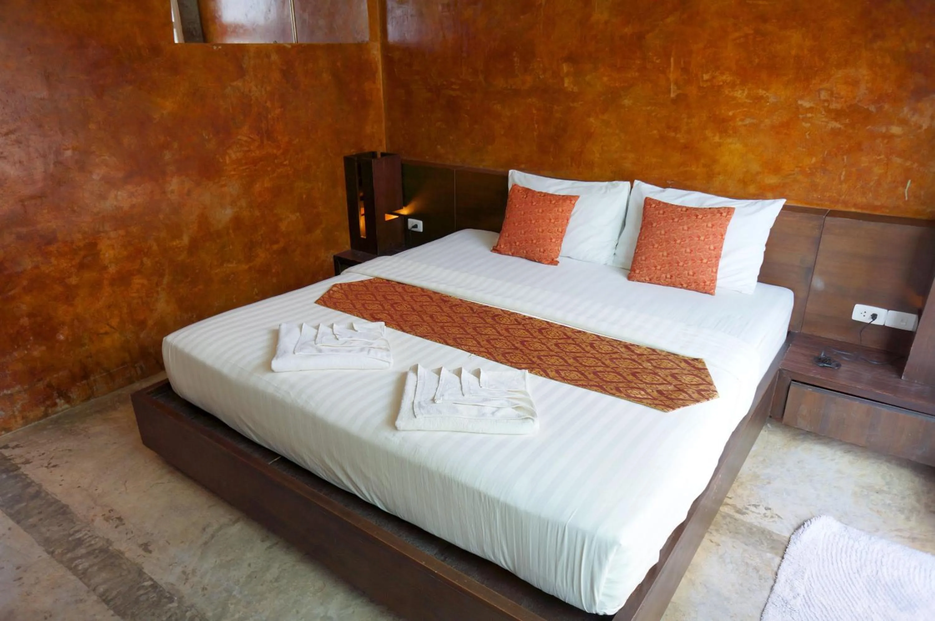 Bed in Silver Sands Resort - Koh Tao