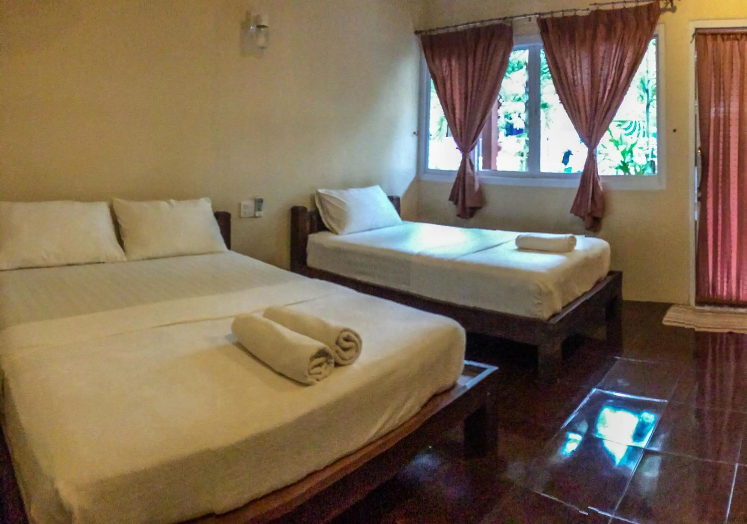 Bed in Silver Sands Resort - Koh Tao
