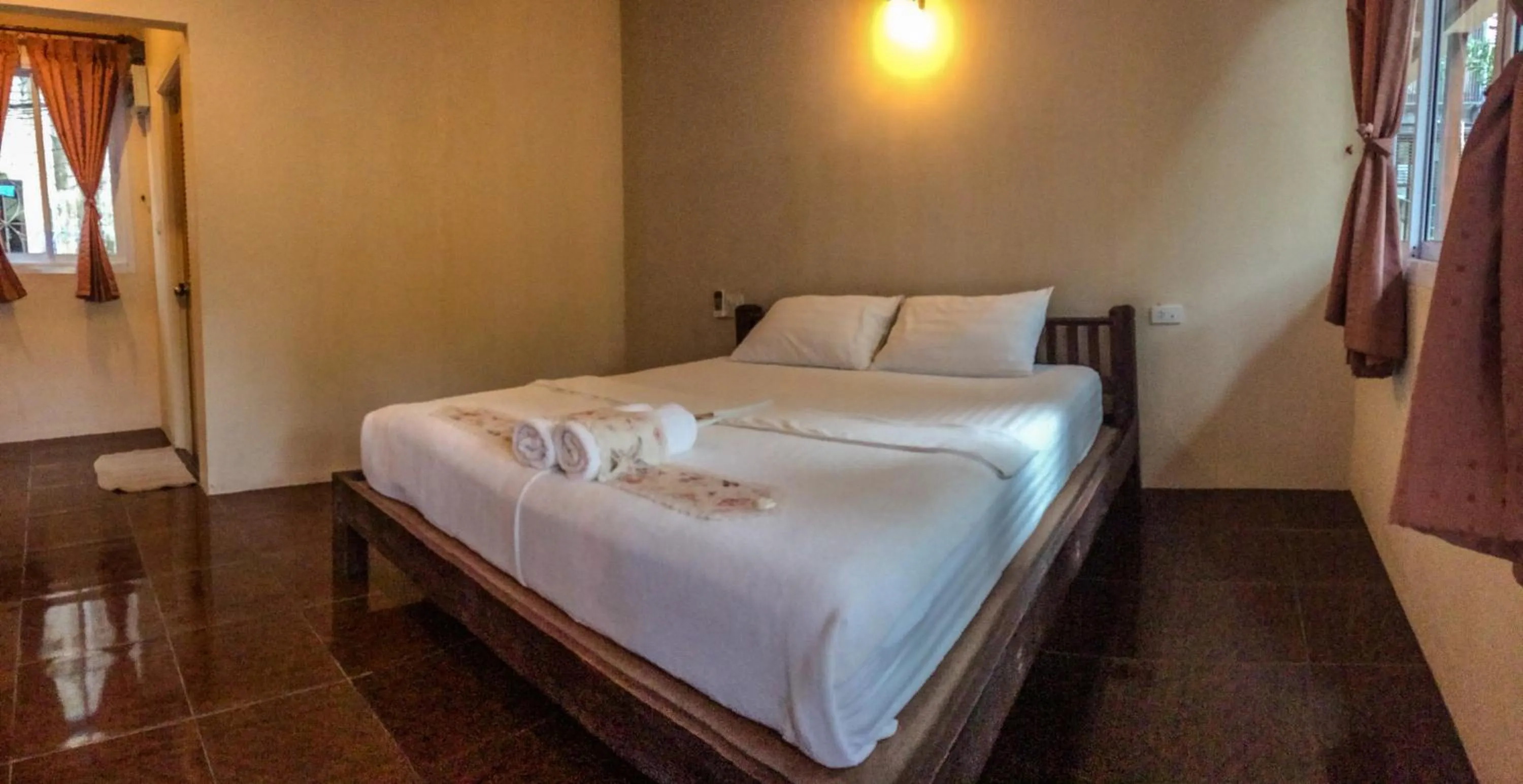 Bed in Silver Sands Resort - Koh Tao