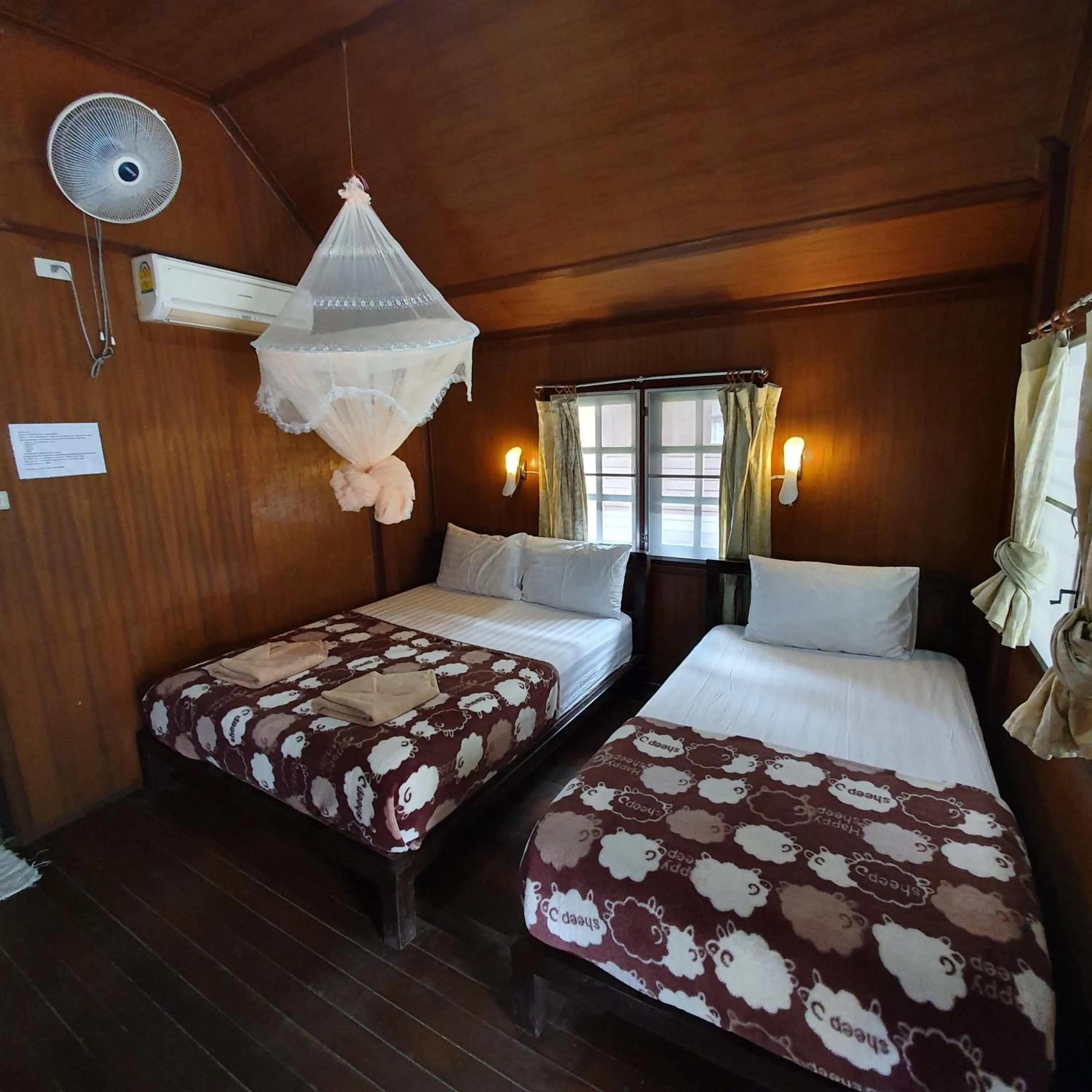 Bed in Silver Sands Resort - Koh Tao