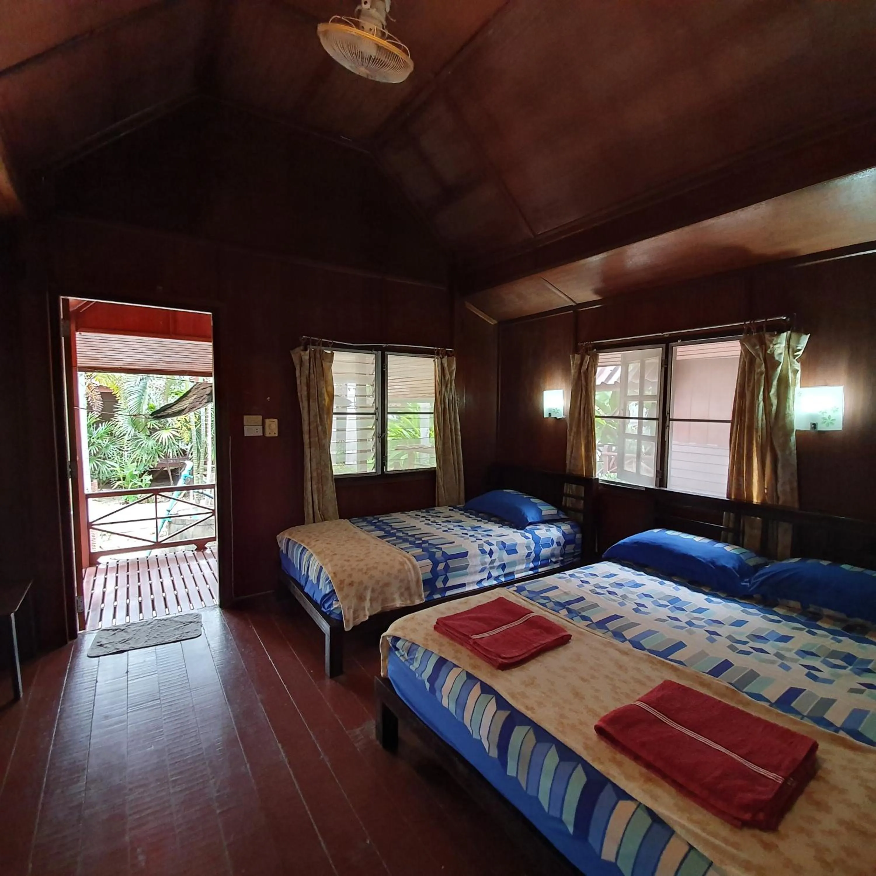 Bed in Silver Sands Resort - Koh Tao