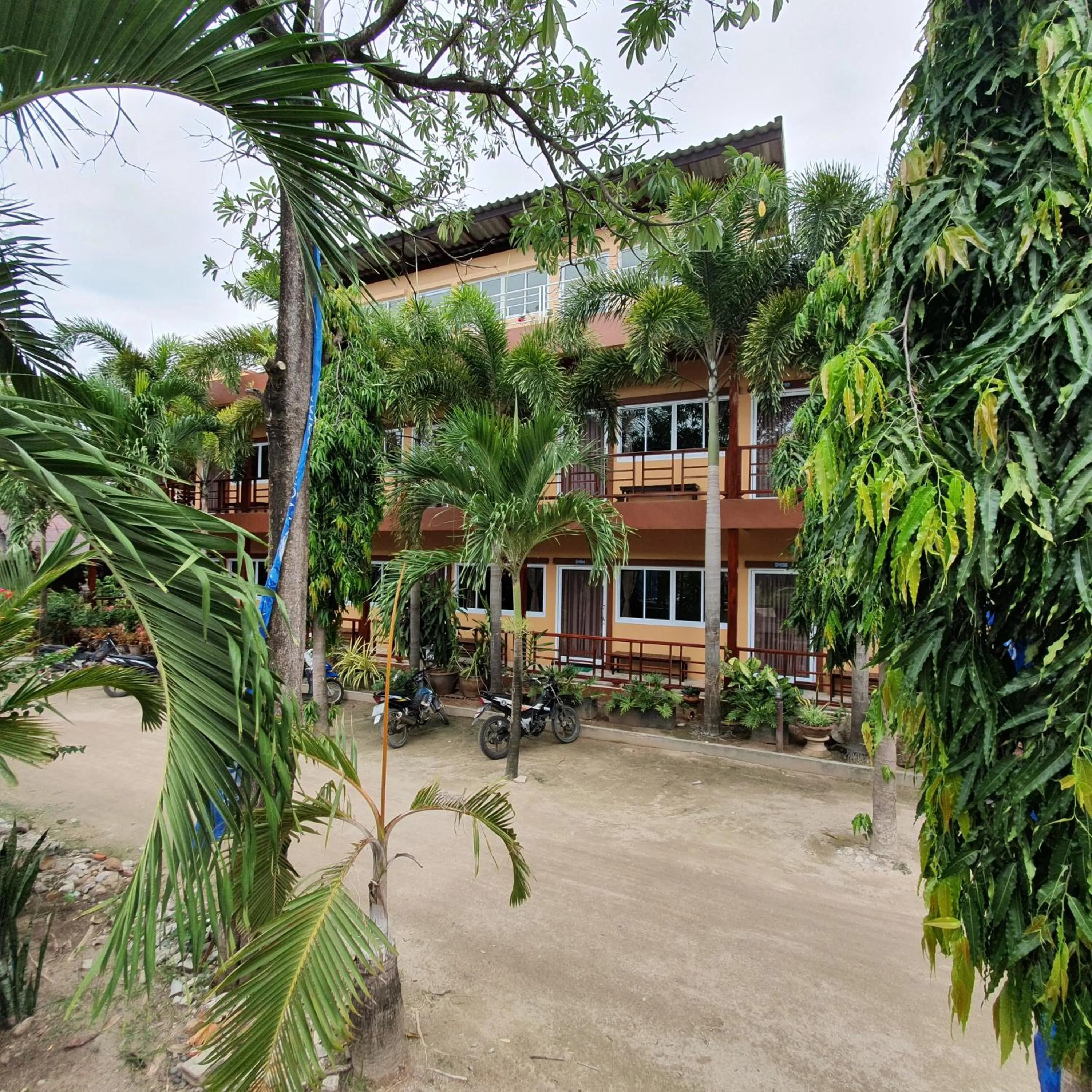 Silver Sands Resort - Koh Tao