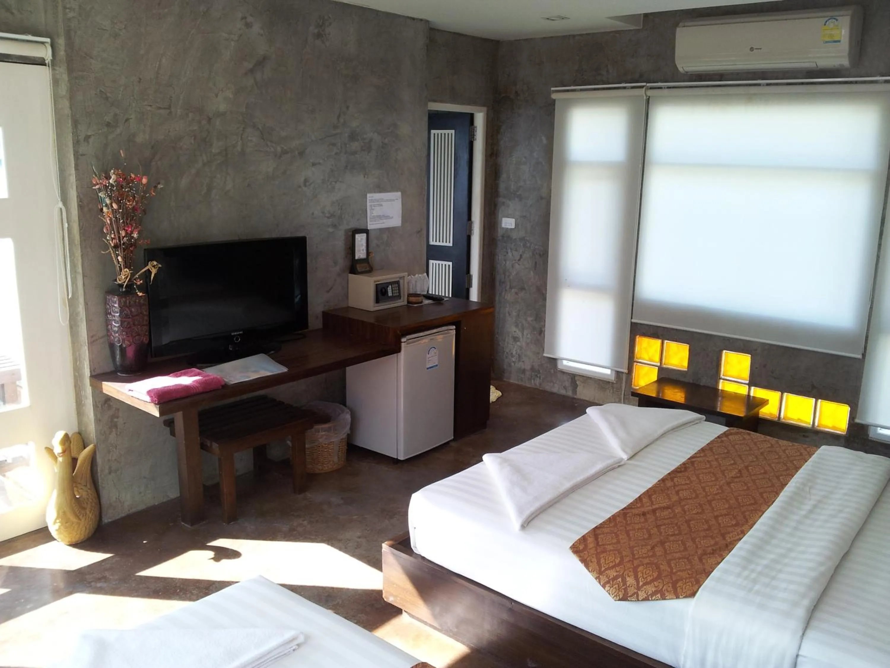 Bed in Silver Sands Resort - Koh Tao